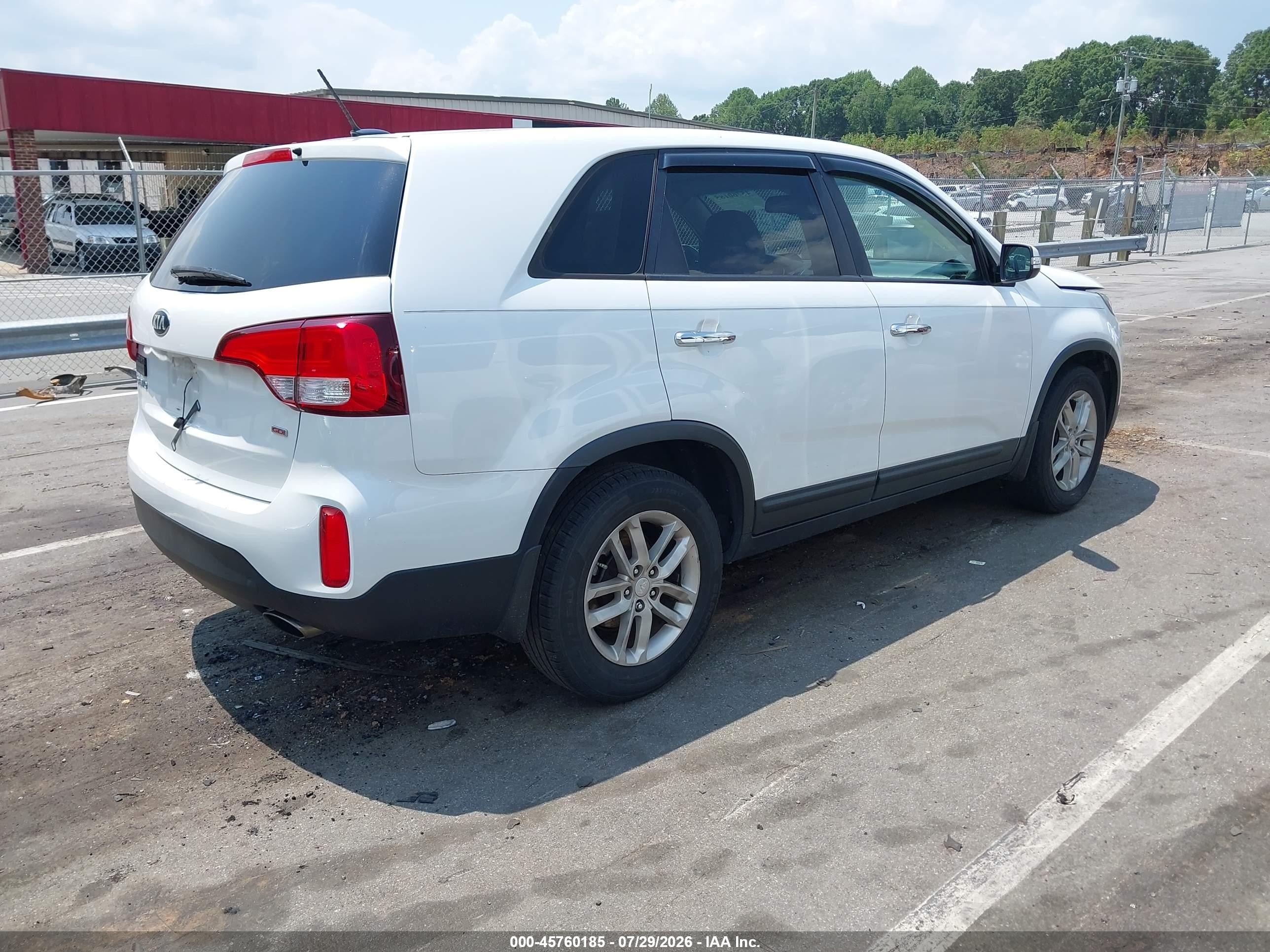 2015 Kia Sorento Lx White vin: 5XYKT3A61FG591110