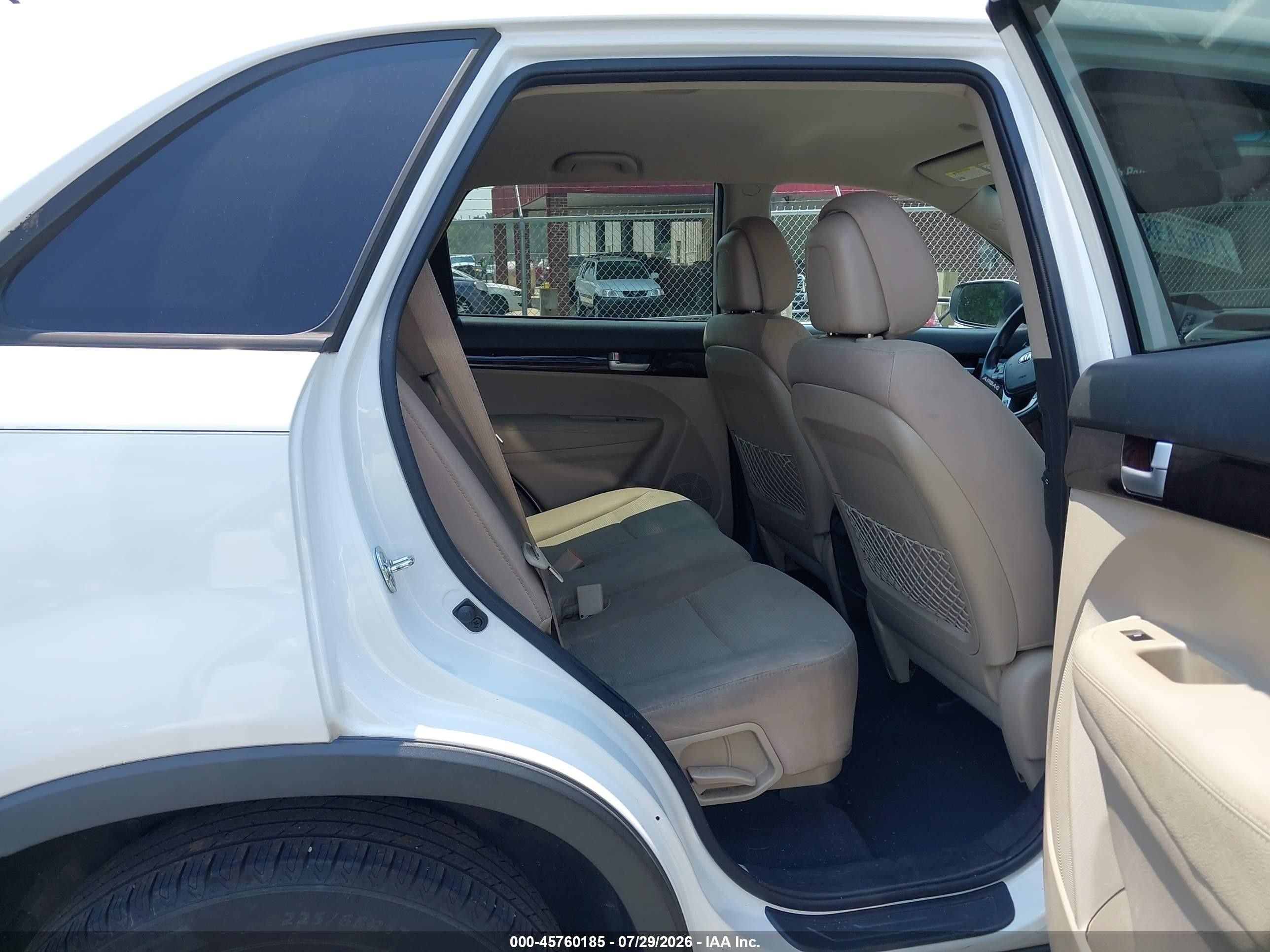 2015 Kia Sorento Lx White vin: 5XYKT3A61FG591110