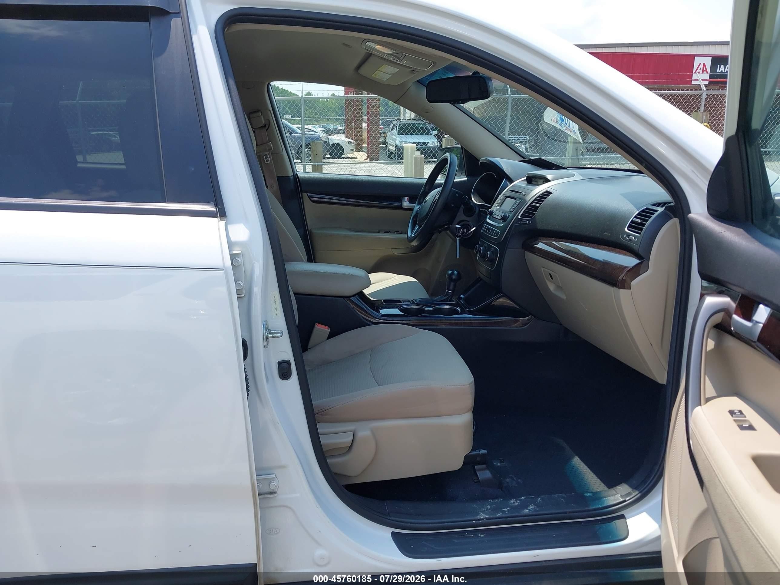 2015 Kia Sorento Lx White vin: 5XYKT3A61FG591110