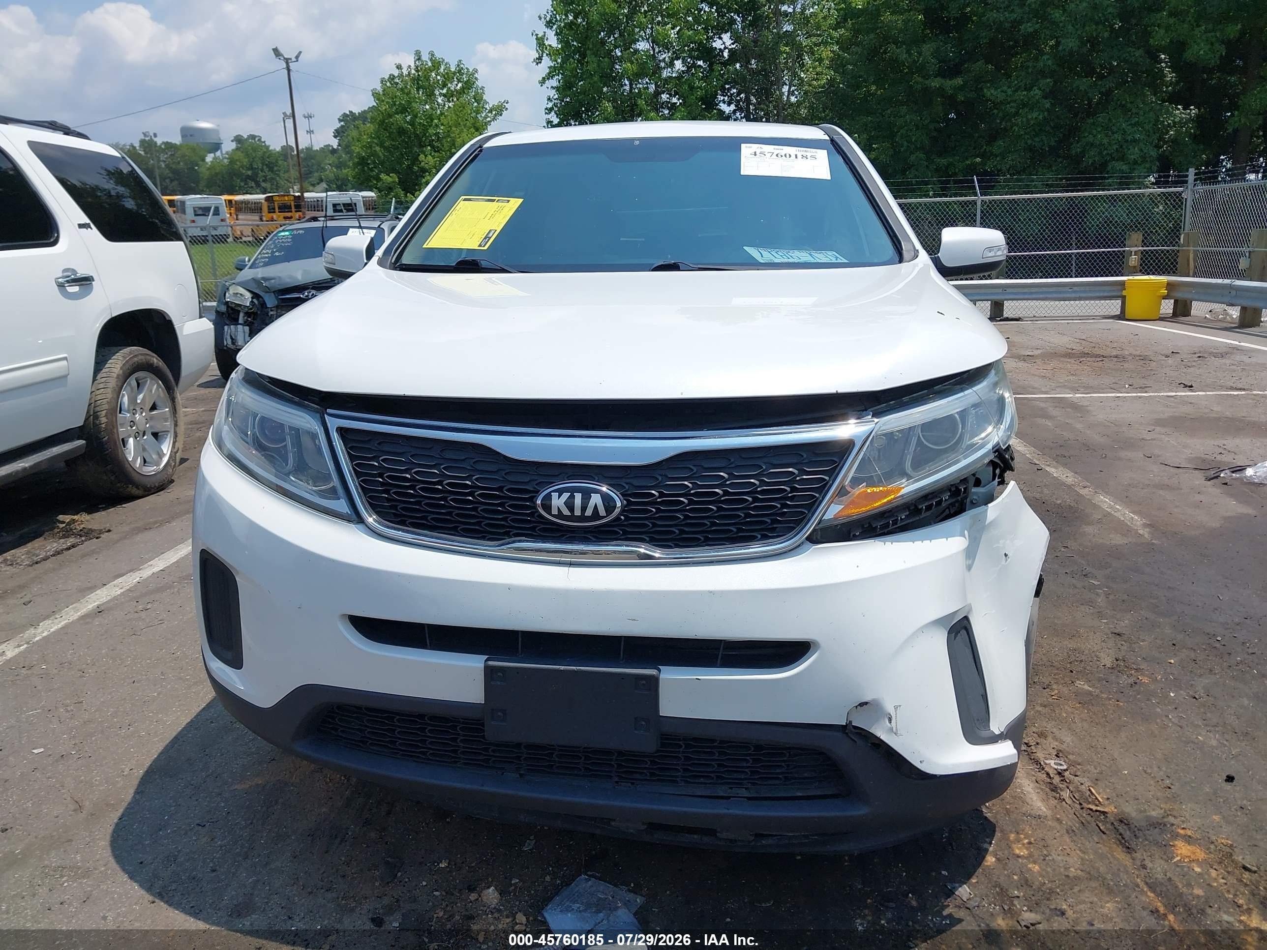 2015 Kia Sorento Lx White vin: 5XYKT3A61FG591110