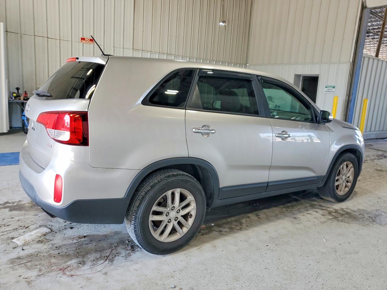 2015 Kia Sorento Lx Silver vin: 5XYKT3A61FG621447
