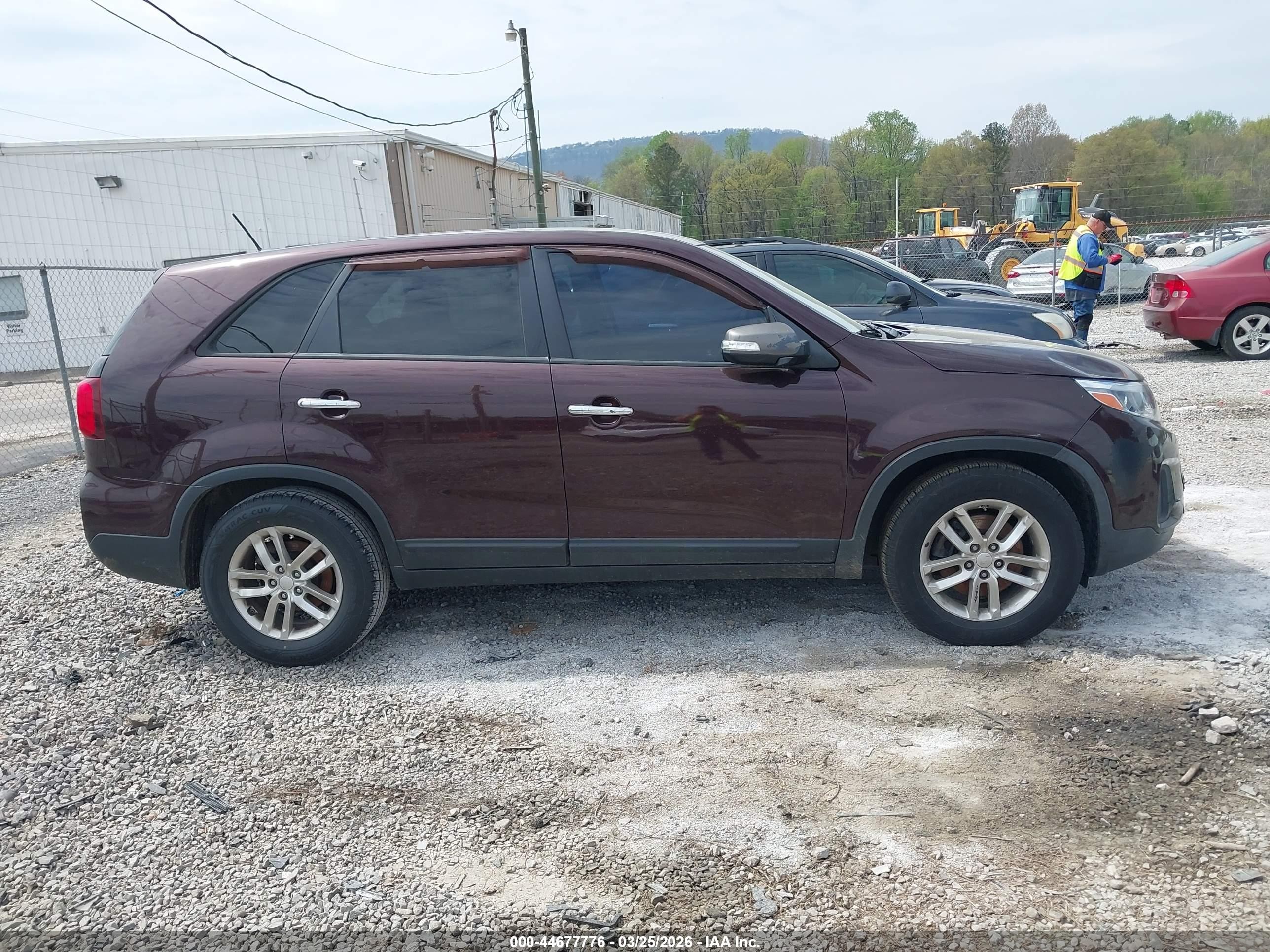 2015 Kia Sorento Lx Maroon vin: 5XYKT3A61FG655534