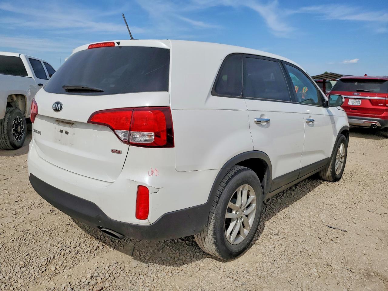 2015 Kia Sorento Lx White vin: 5XYKT3A61FG661463