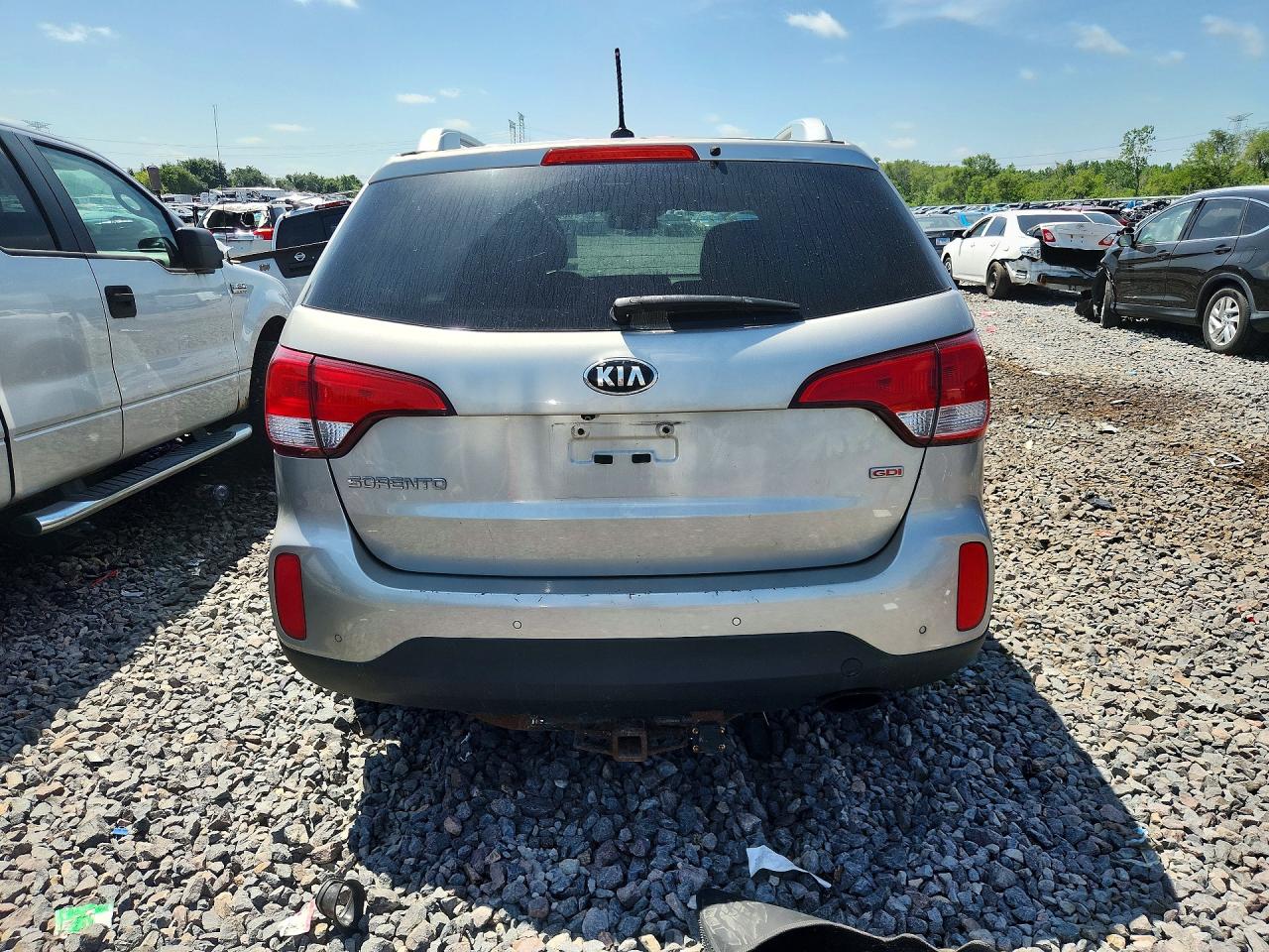 2015 Kia Sorento Lx Silver vin: 5XYKT3A61FG662290