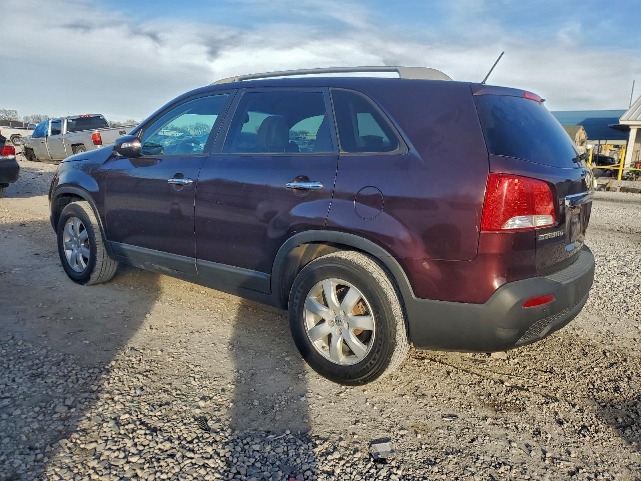 2012 Kia Sorento Base Burgundy vin: 5XYKT3A62CG226768