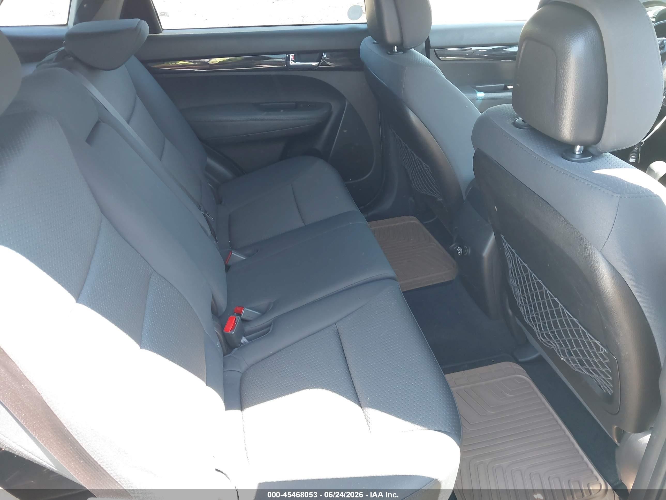 2012 Kia Sorento Lx White vin: 5XYKT3A62CG258524