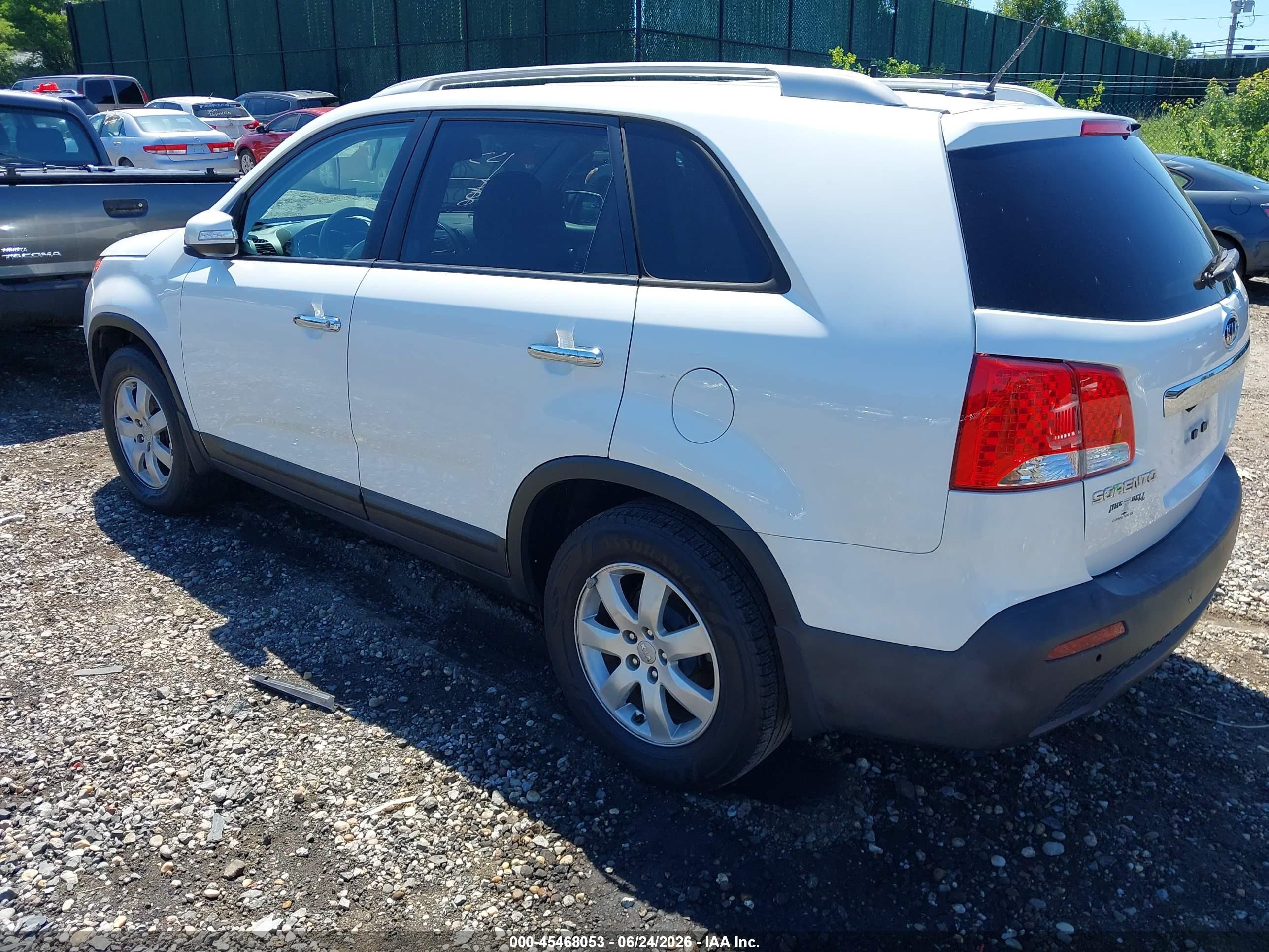 2012 Kia Sorento Lx White vin: 5XYKT3A62CG258524
