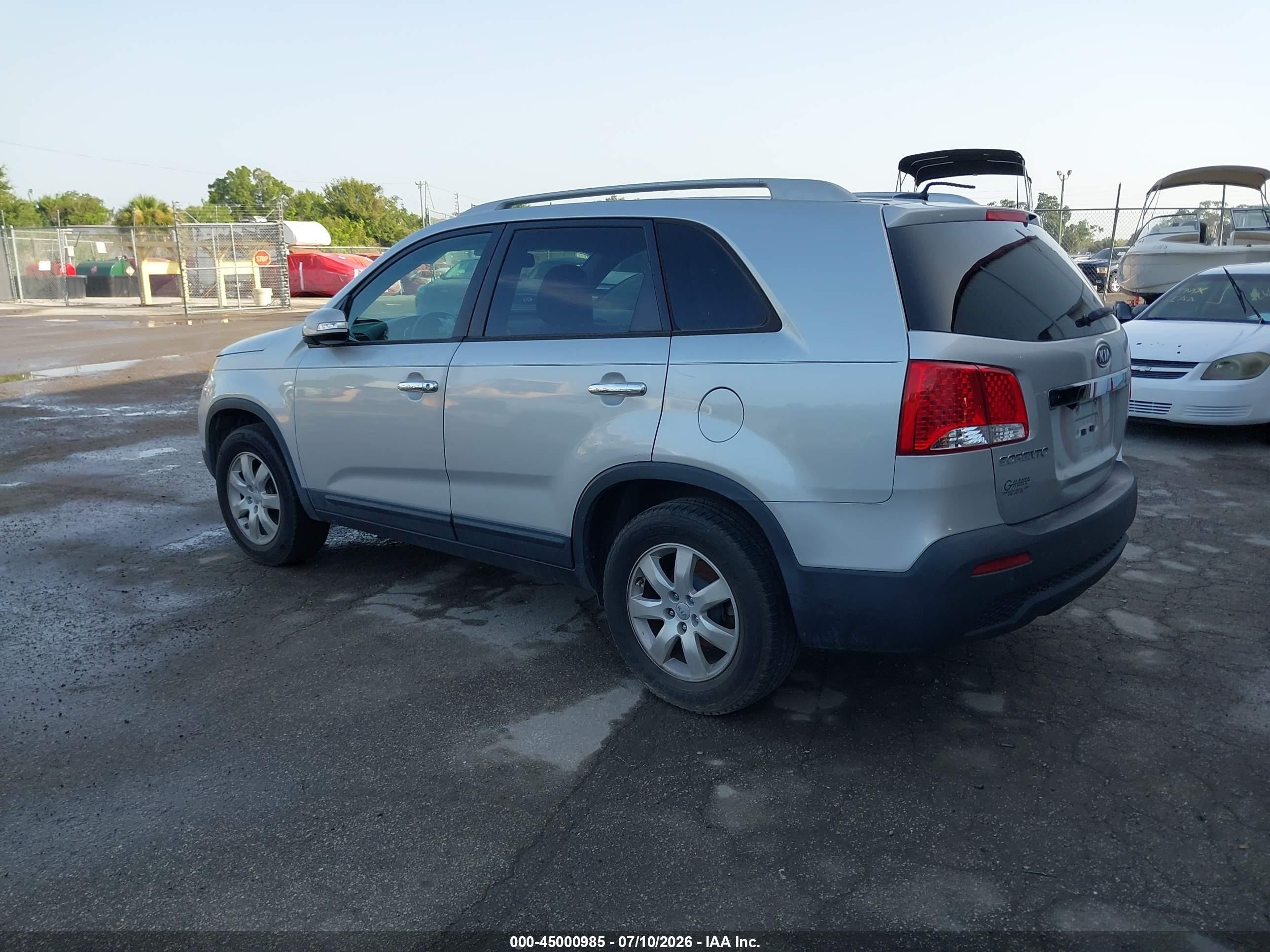 2013 Kia Sorento Lx Silver vin: 5XYKT3A62DG381354