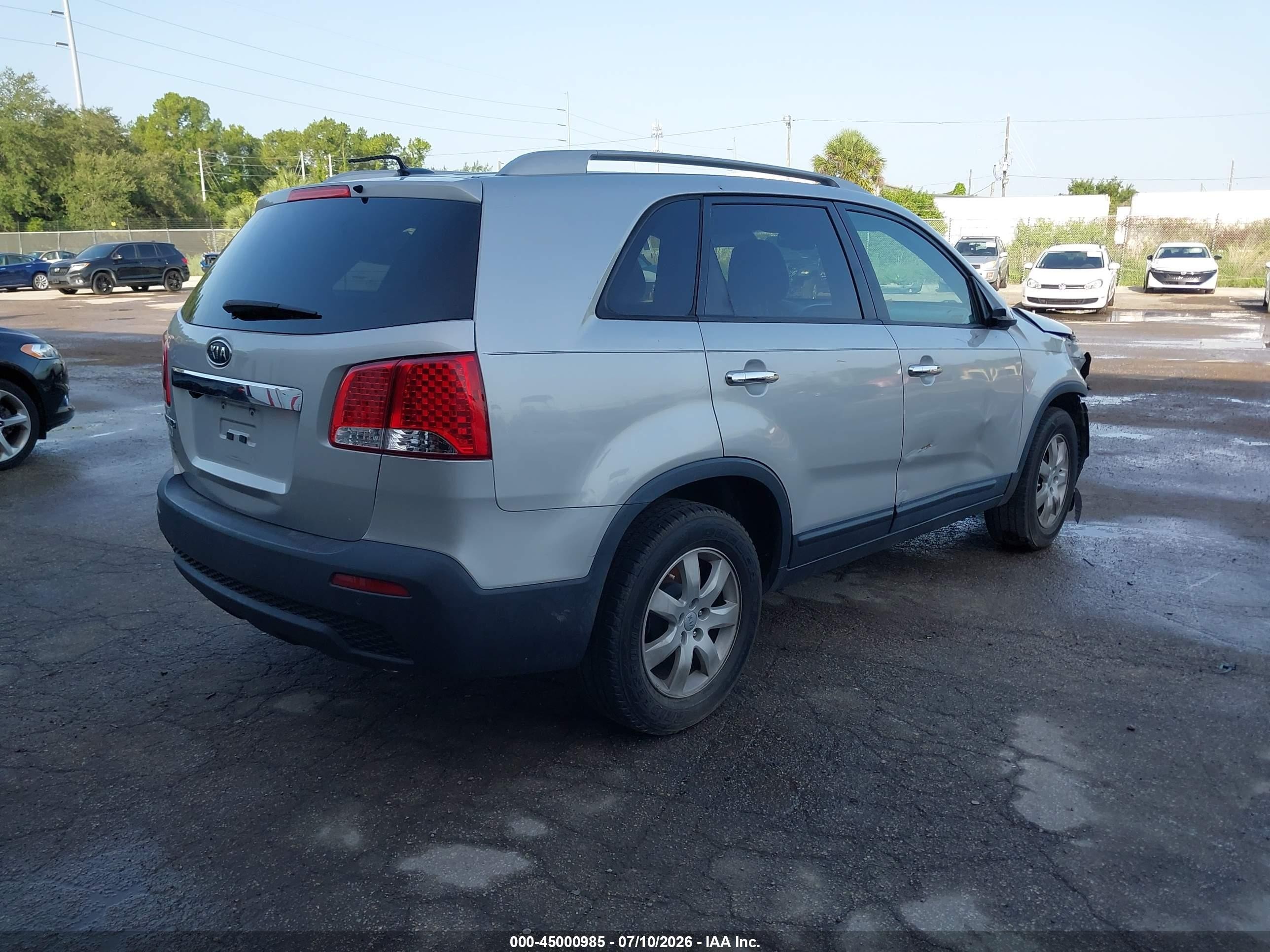 2013 Kia Sorento Lx Silver vin: 5XYKT3A62DG381354