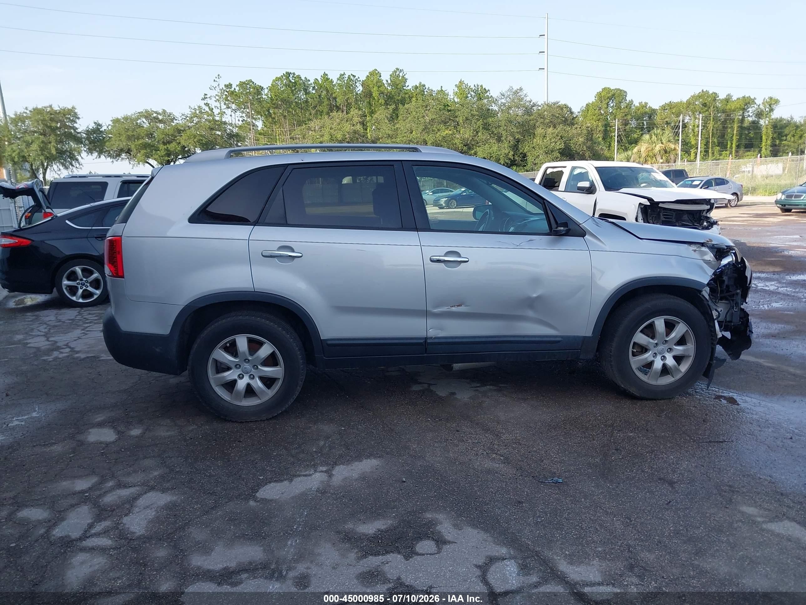 2013 Kia Sorento Lx Silver vin: 5XYKT3A62DG381354