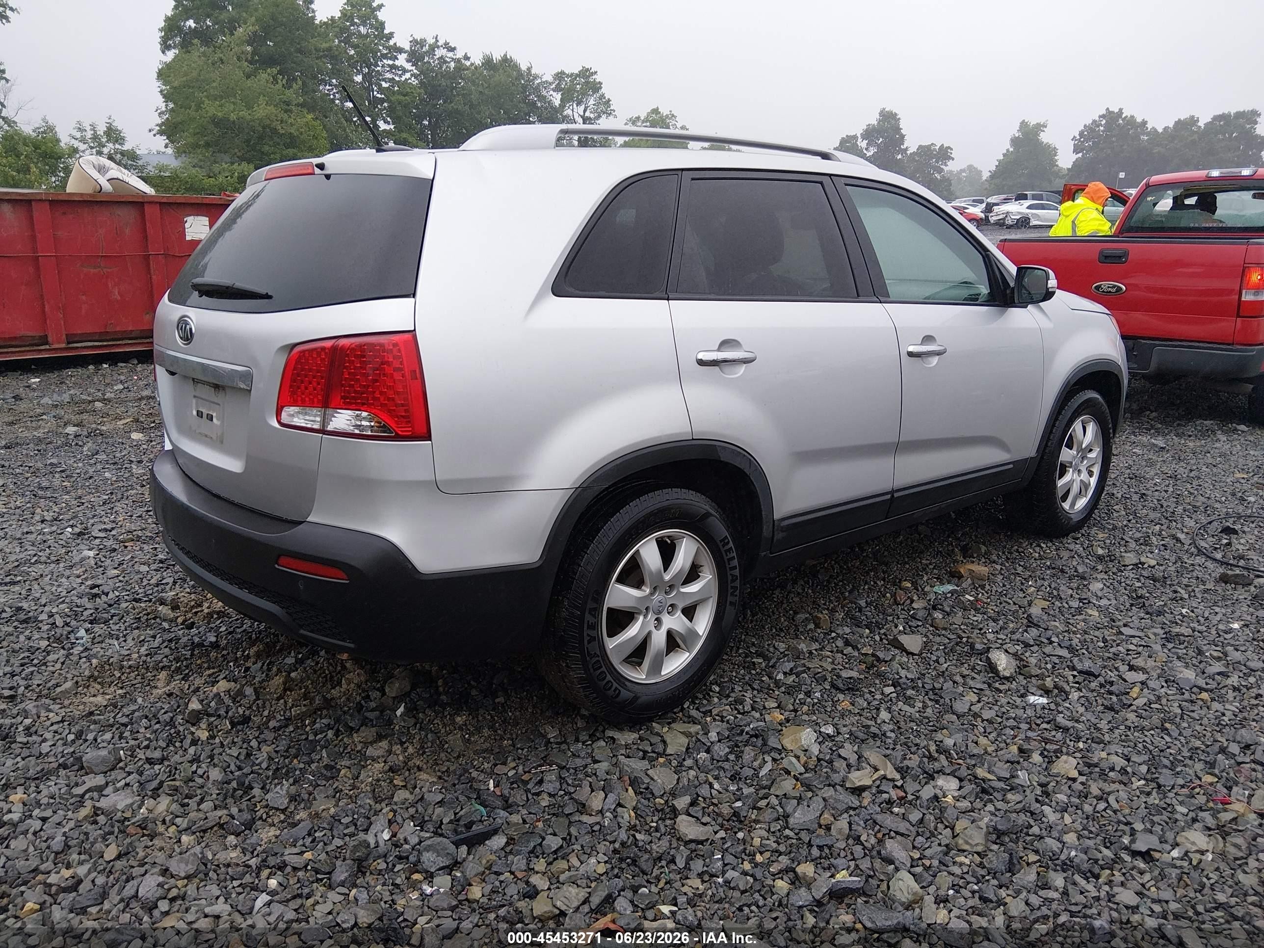 2013 Kia Sorento Lx Silver vin: 5XYKT3A62DG394458