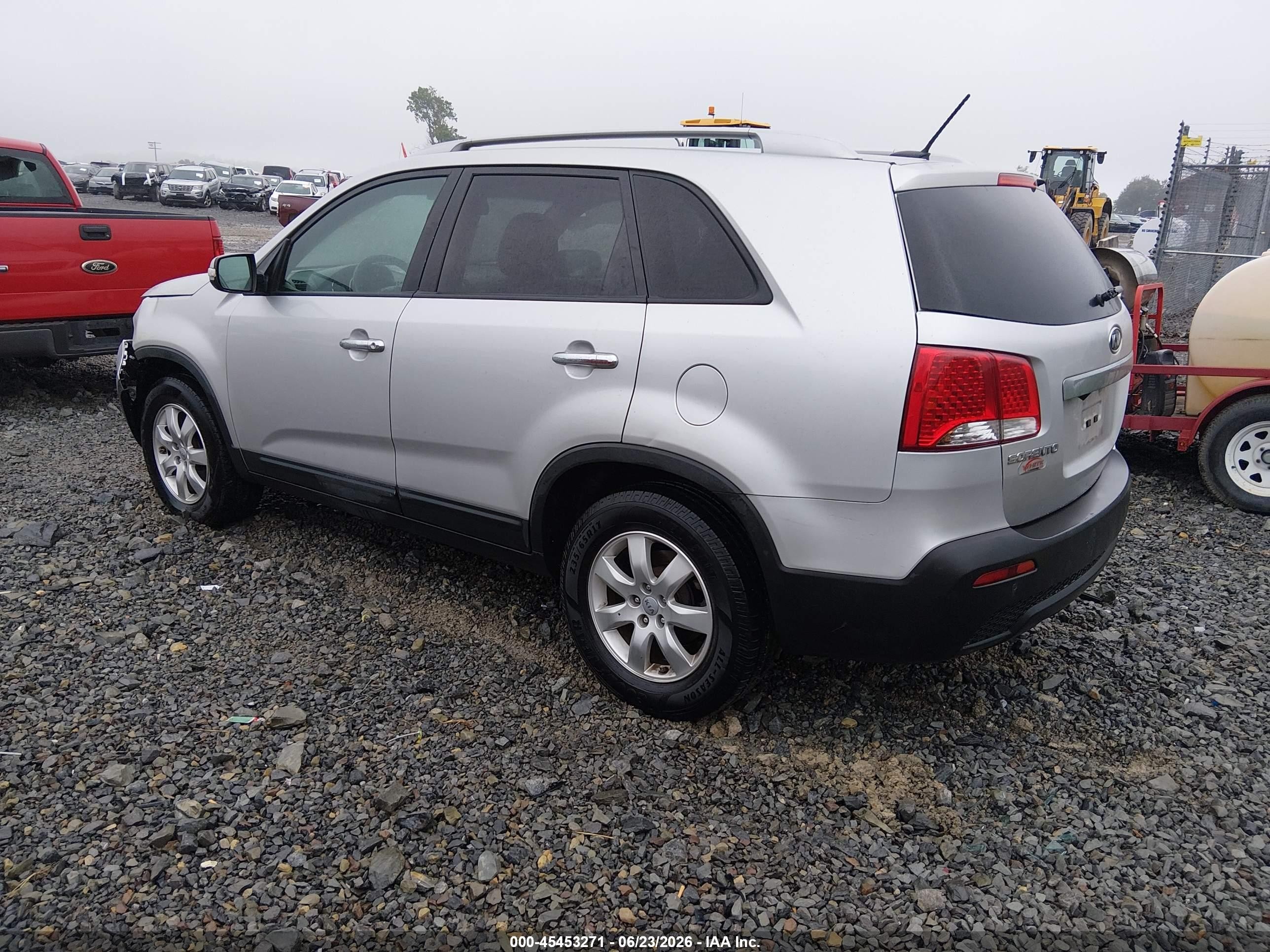 2013 Kia Sorento Lx Silver vin: 5XYKT3A62DG394458