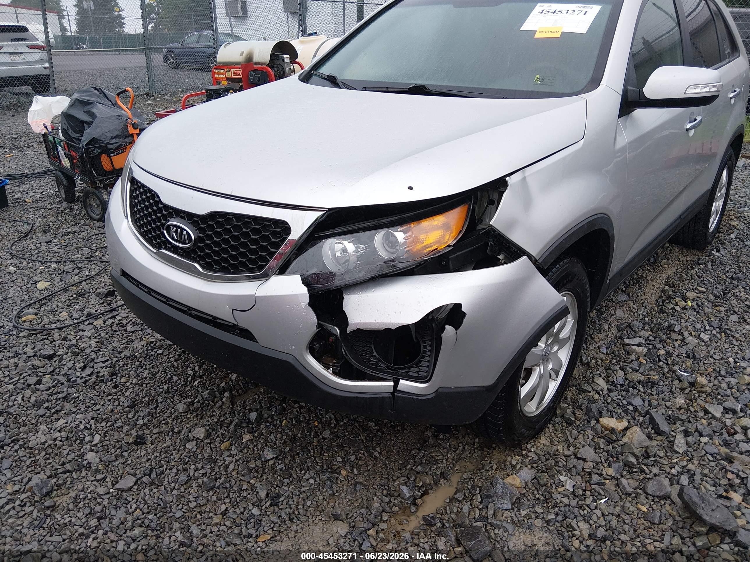 2013 Kia Sorento Lx Silver vin: 5XYKT3A62DG394458
