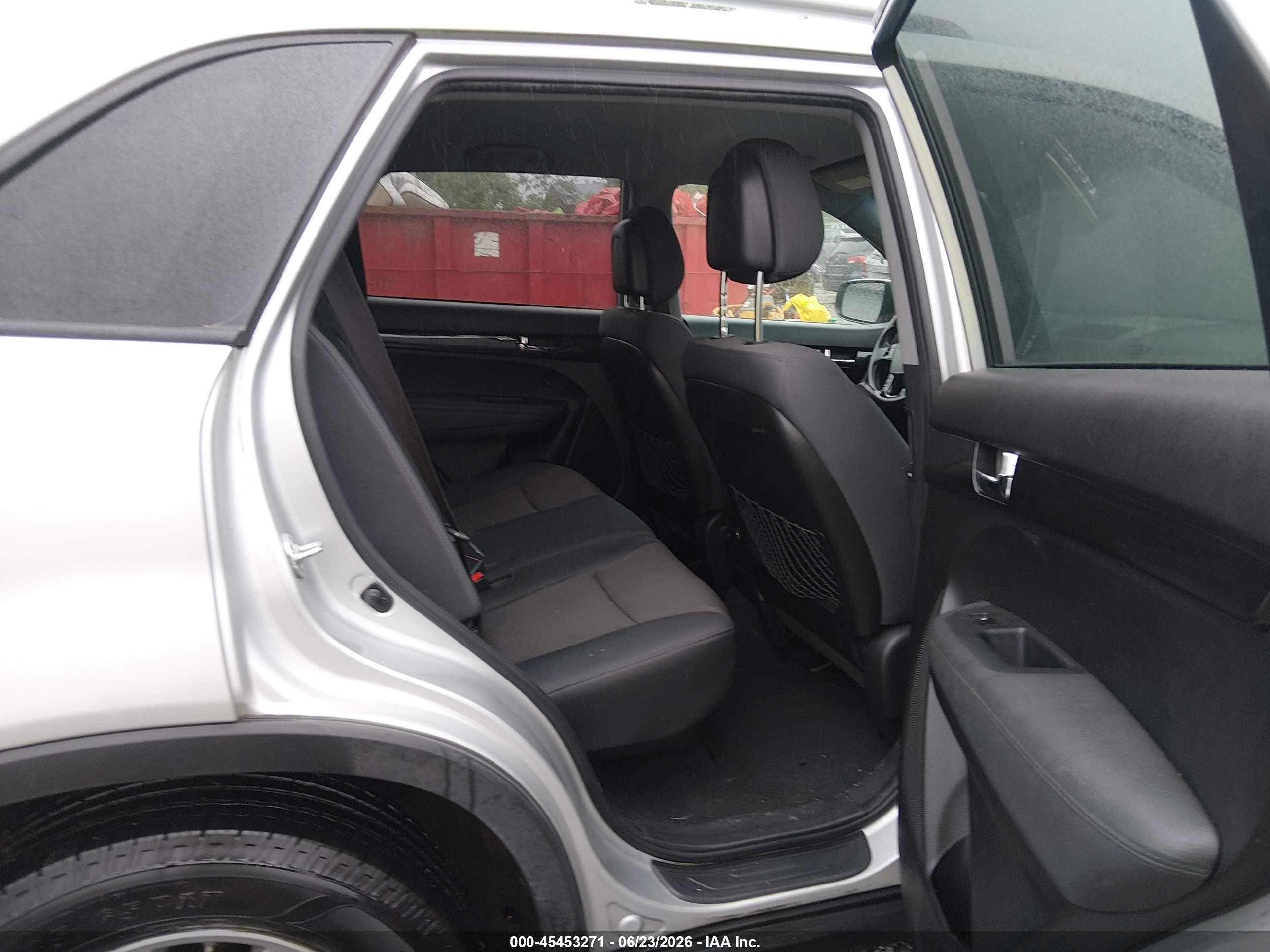2013 Kia Sorento Lx Silver vin: 5XYKT3A62DG394458