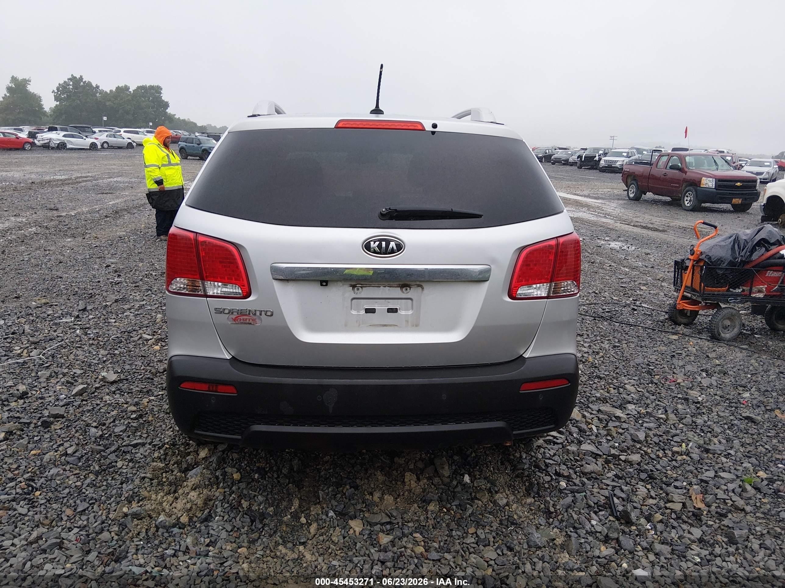 2013 Kia Sorento Lx Silver vin: 5XYKT3A62DG394458