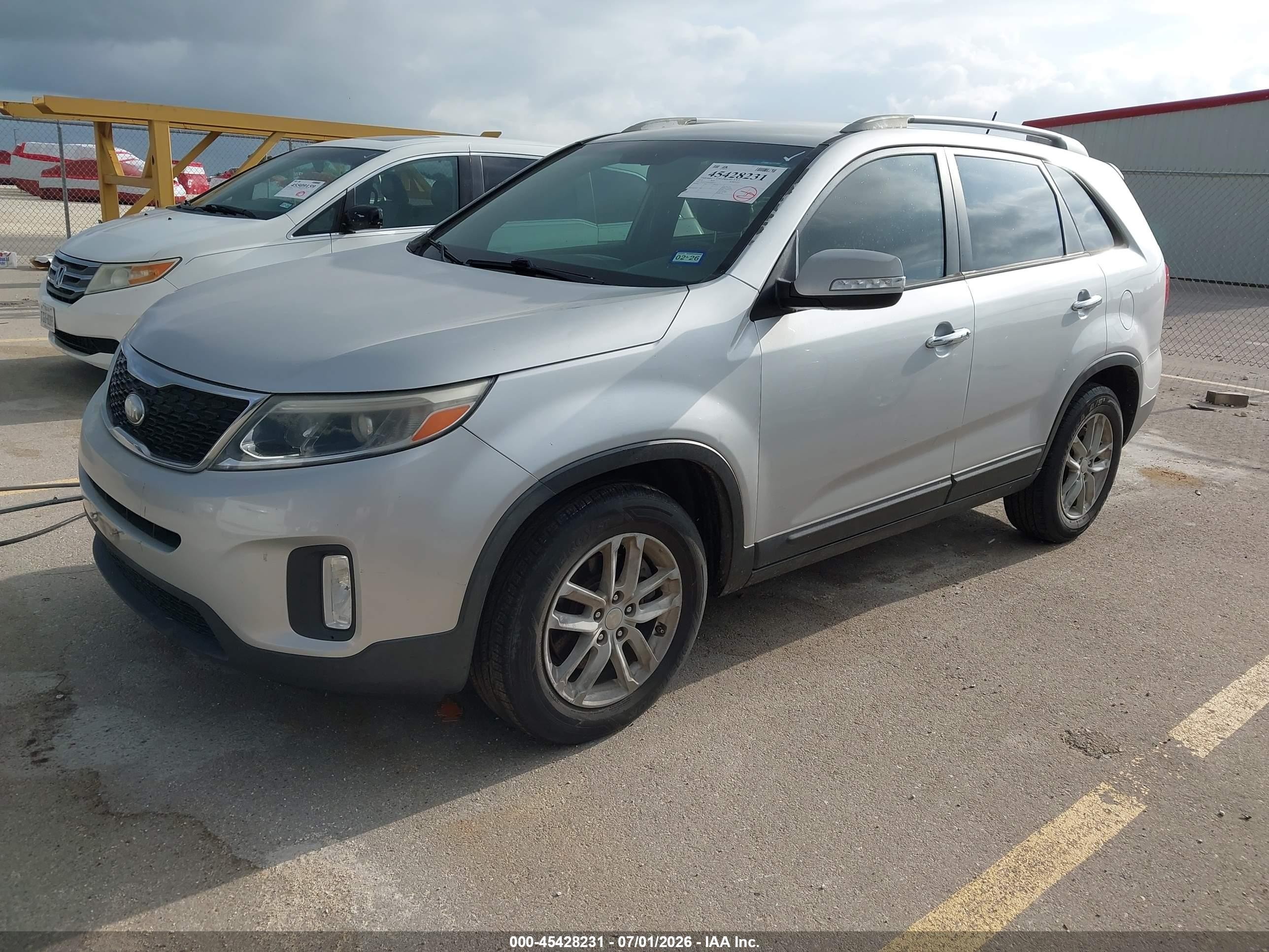 2014 Kia Sorento Lx Silver vin: 5XYKT3A62EG481052