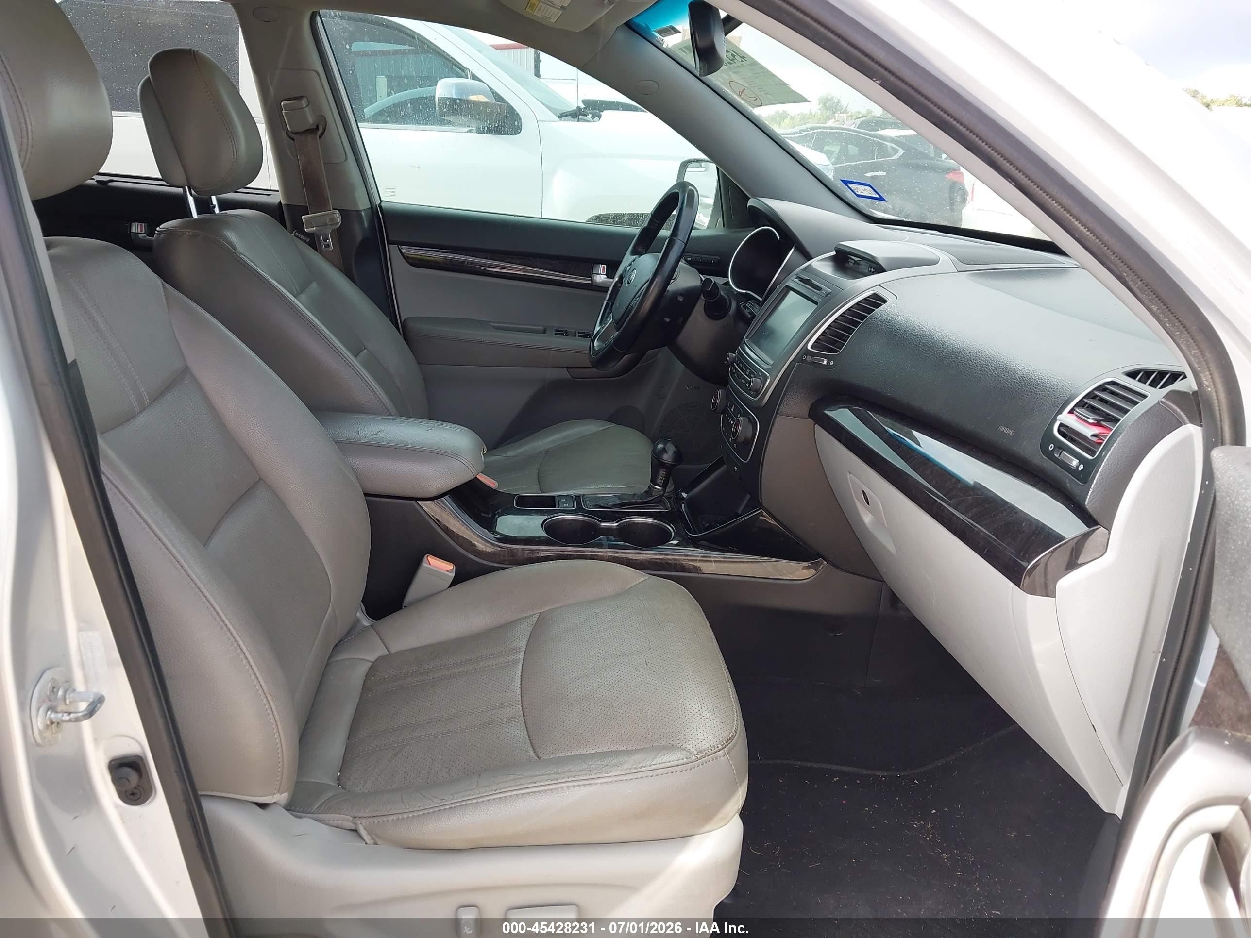2014 Kia Sorento Lx Silver vin: 5XYKT3A62EG481052