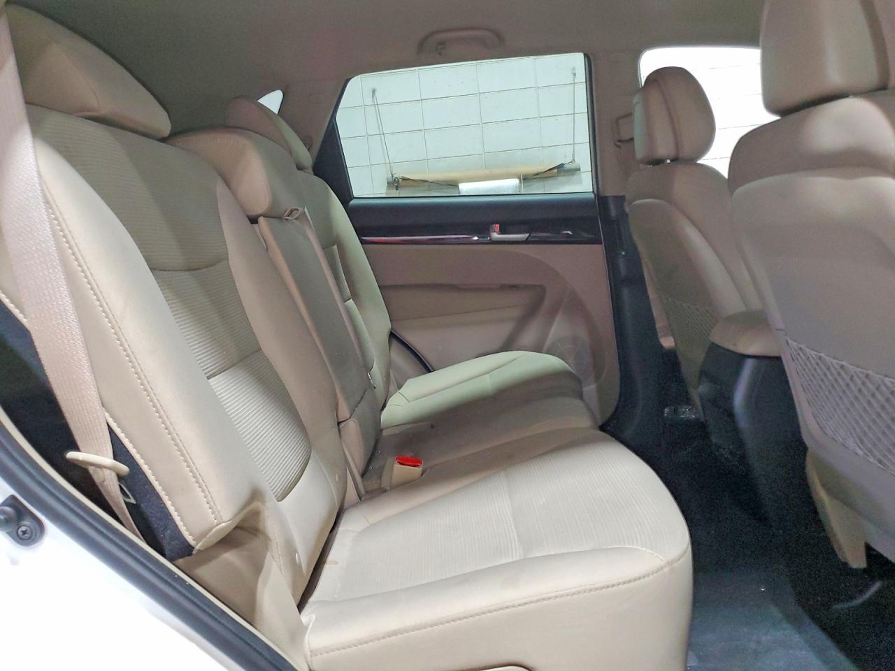2015 Kia Sorento White vin: 5XYKT3A62FG590077