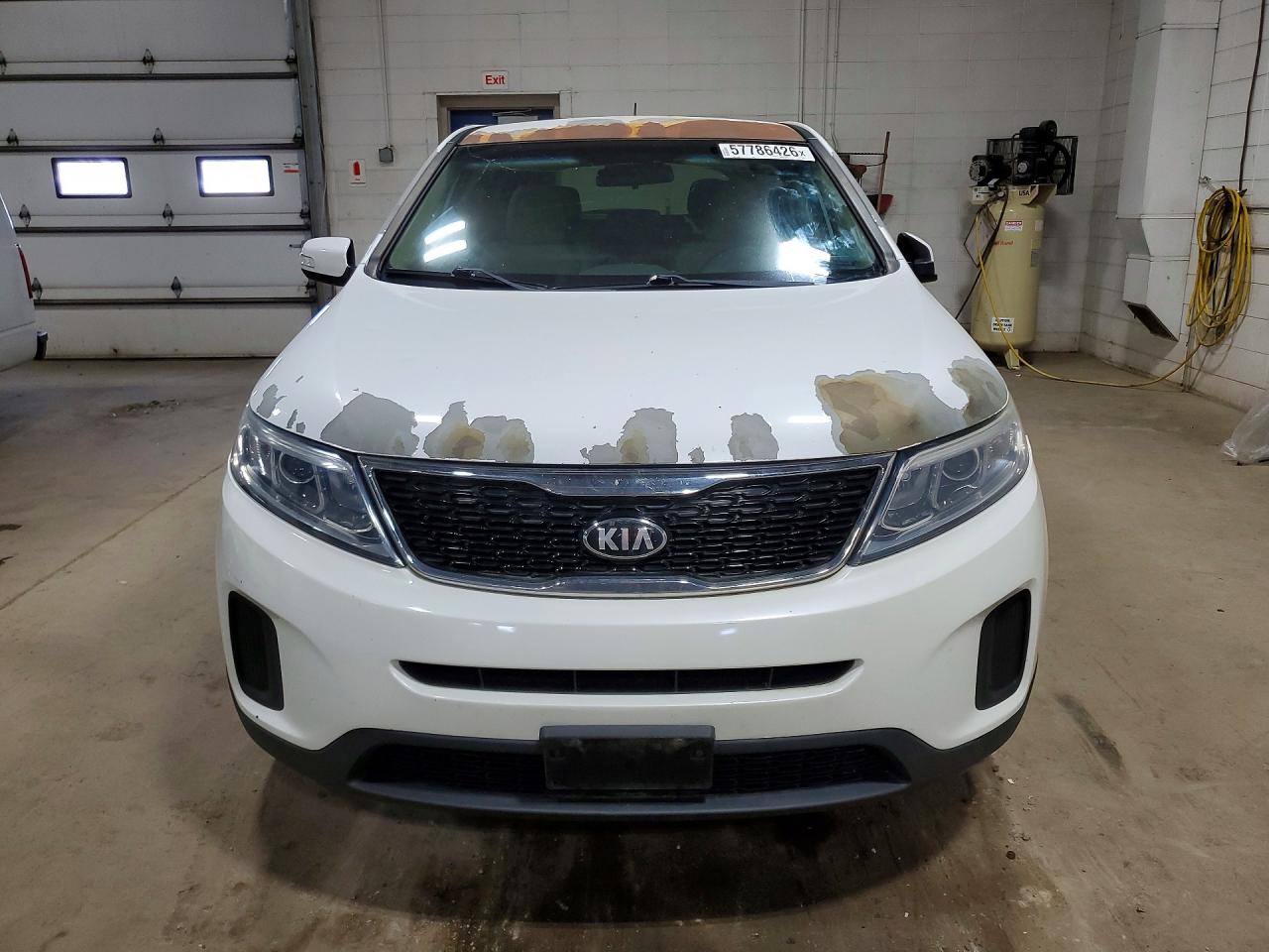 2015 Kia Sorento White vin: 5XYKT3A62FG590077