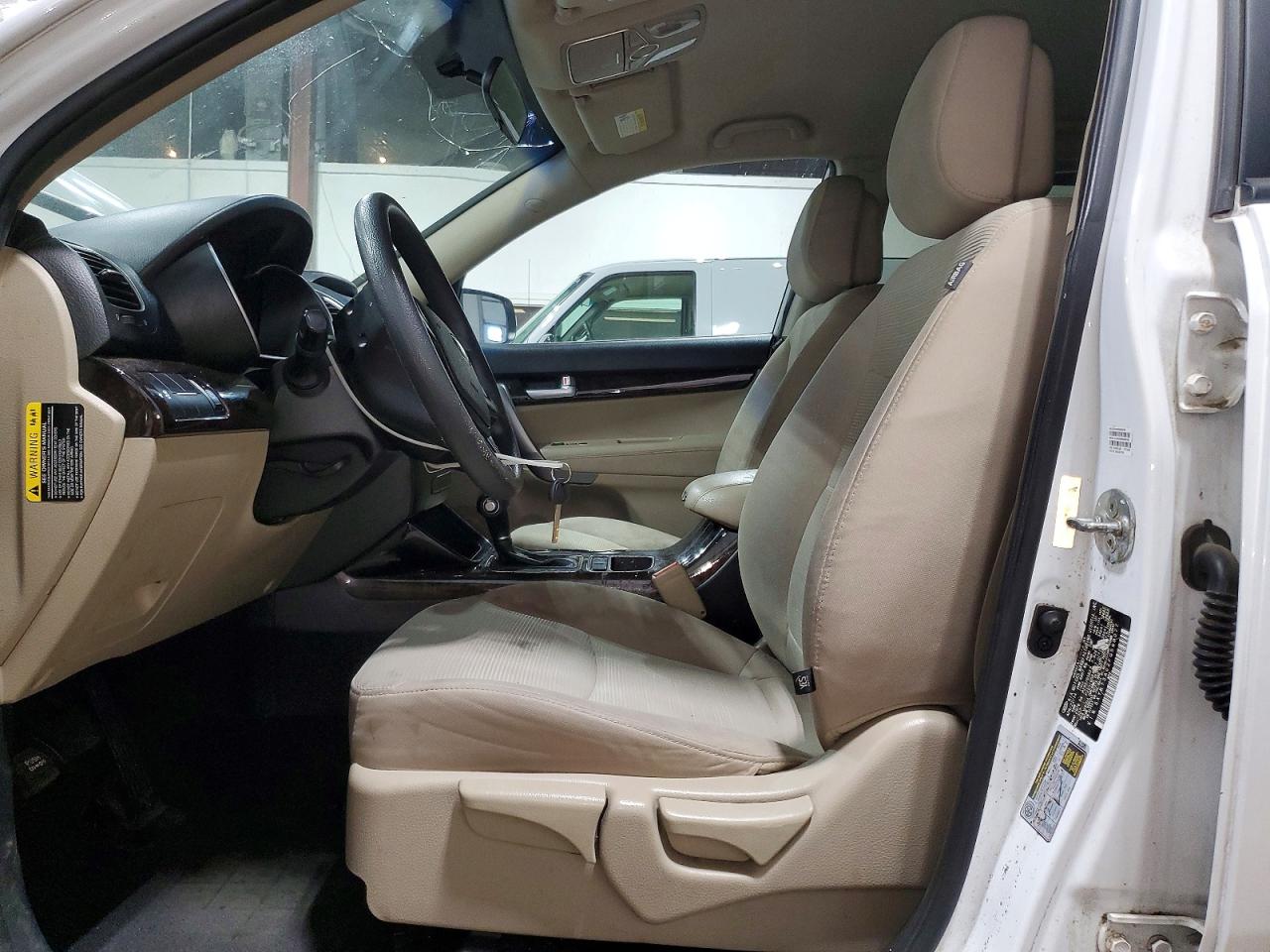 2015 Kia Sorento White vin: 5XYKT3A62FG590077