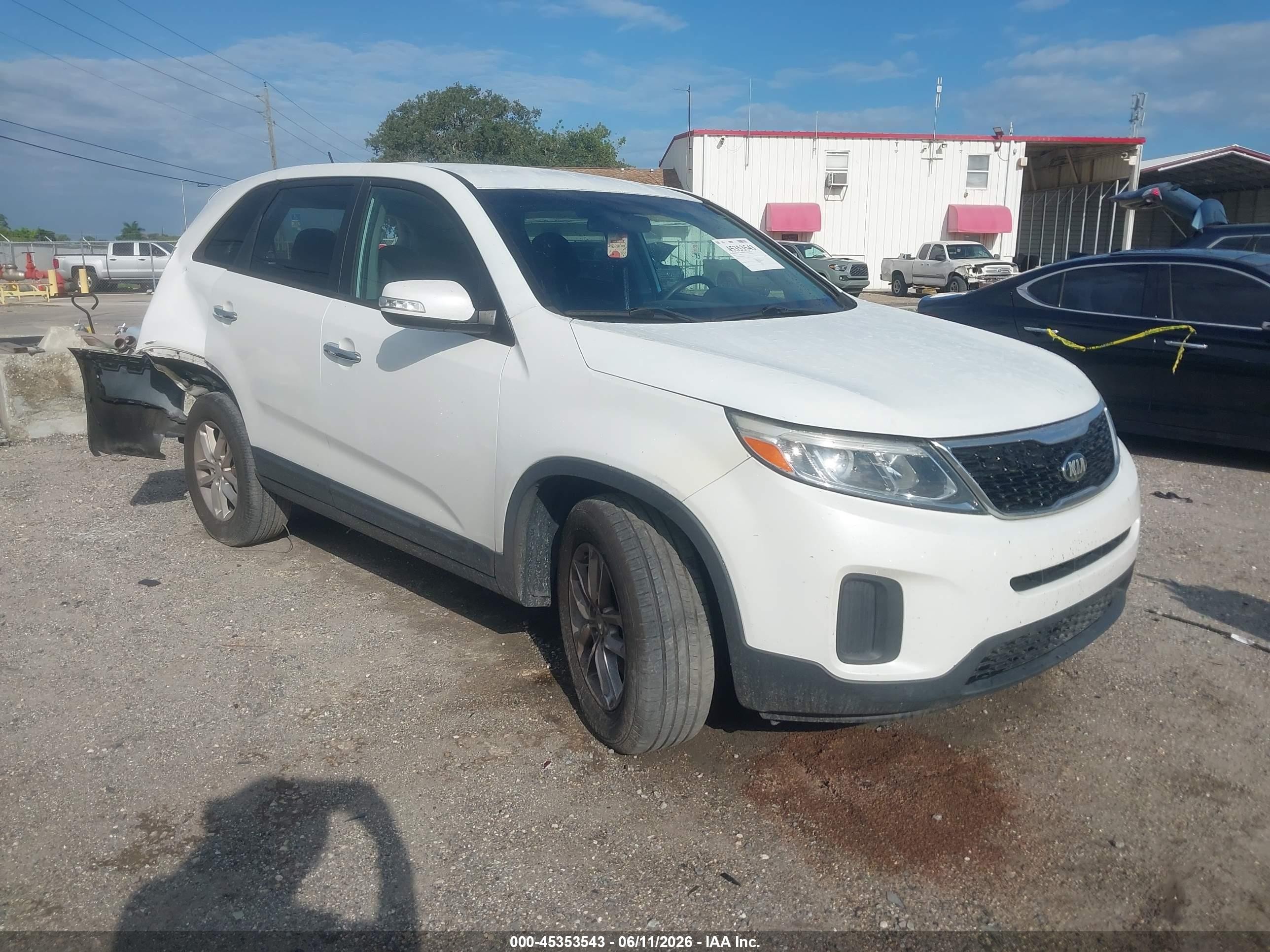 2015 Kia Sorento Lx White vin: 5XYKT3A62FG628679