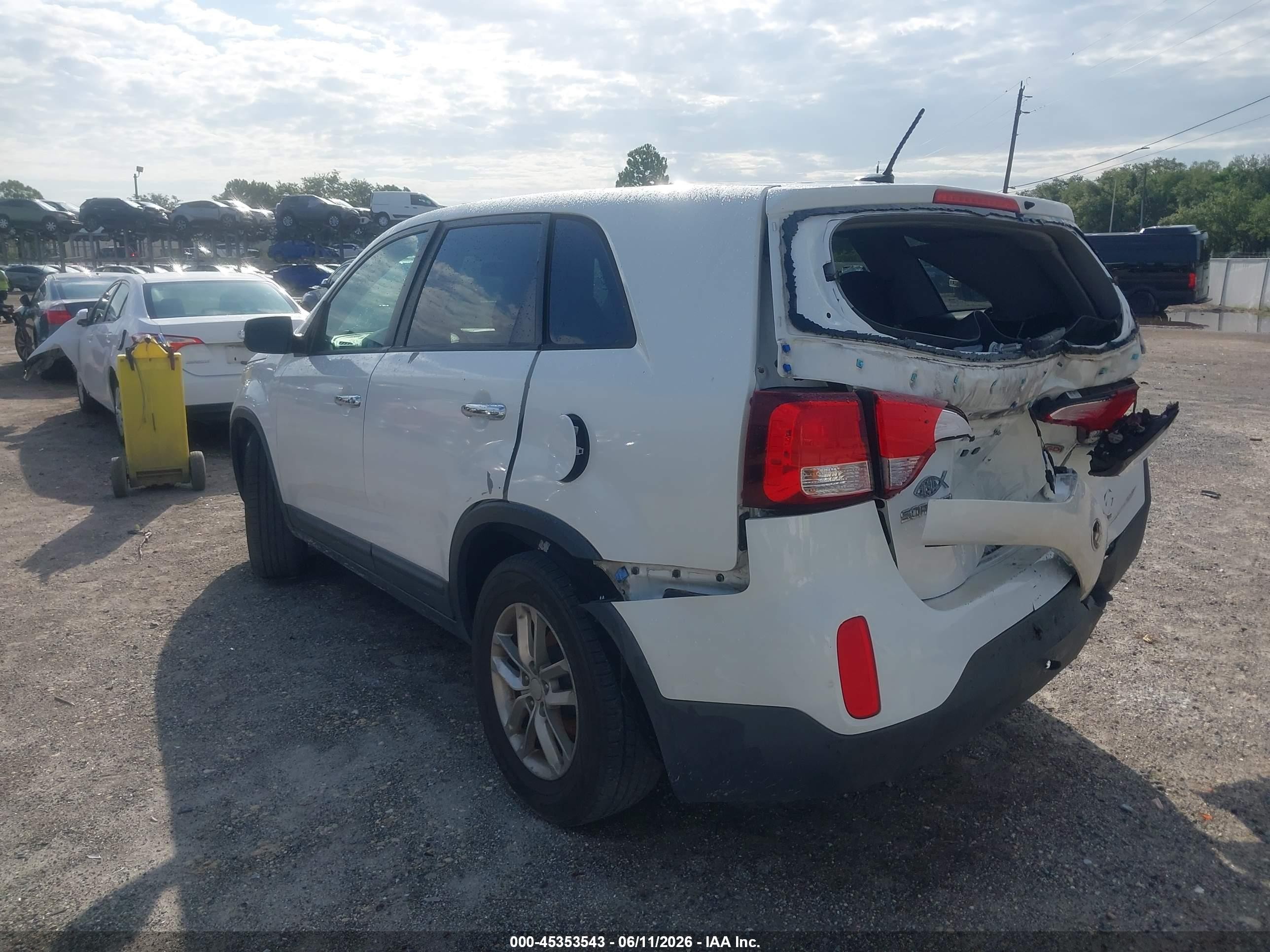 2015 Kia Sorento Lx White vin: 5XYKT3A62FG628679