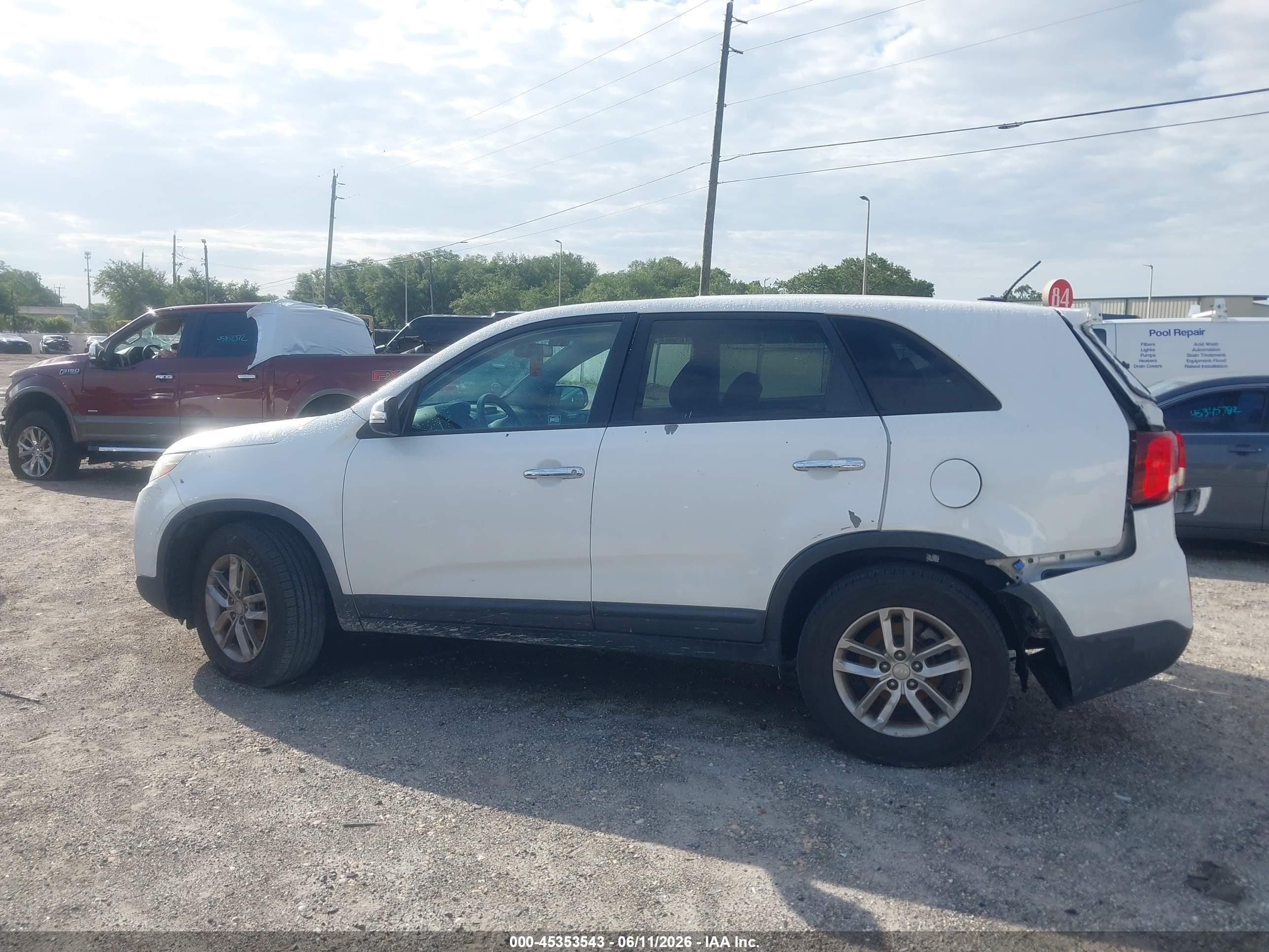 2015 Kia Sorento Lx White vin: 5XYKT3A62FG628679