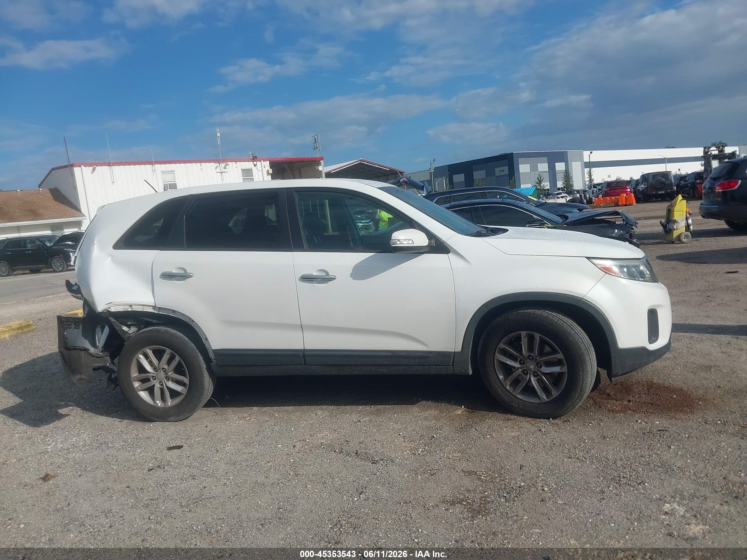 2015 Kia Sorento Lx White vin: 5XYKT3A62FG628679