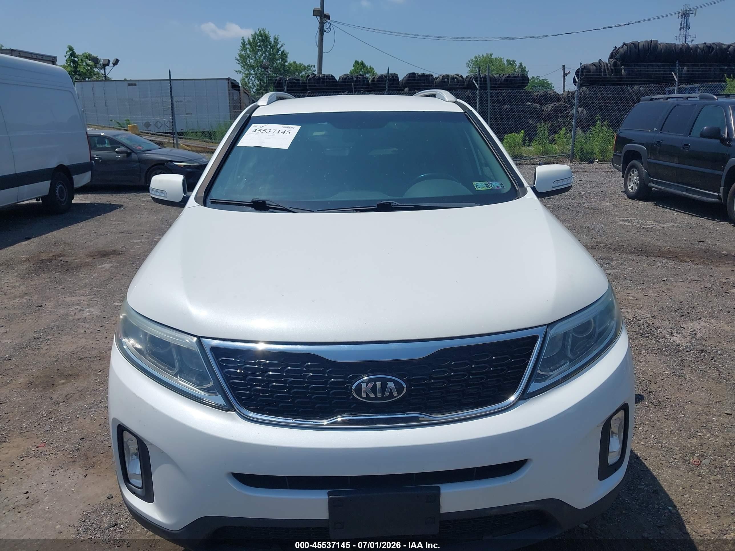 2015 Kia Sorento Lx White vin: 5XYKT3A62FG644400