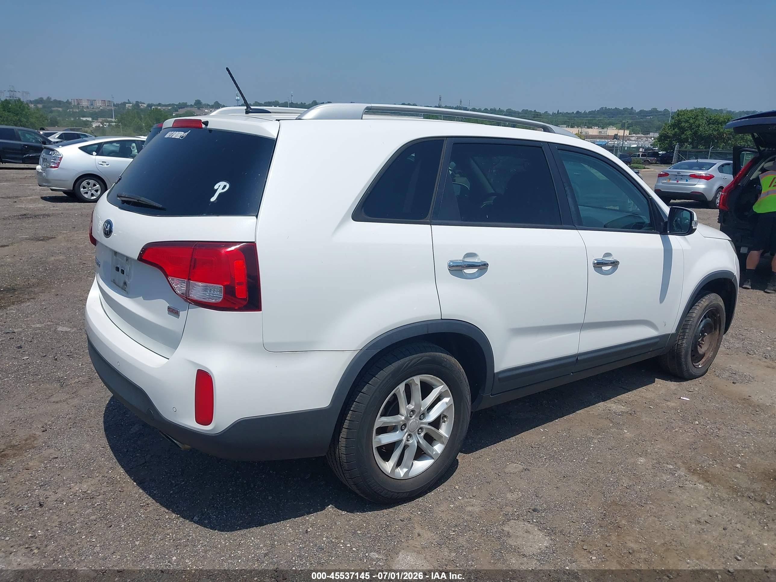 2015 Kia Sorento Lx White vin: 5XYKT3A62FG644400