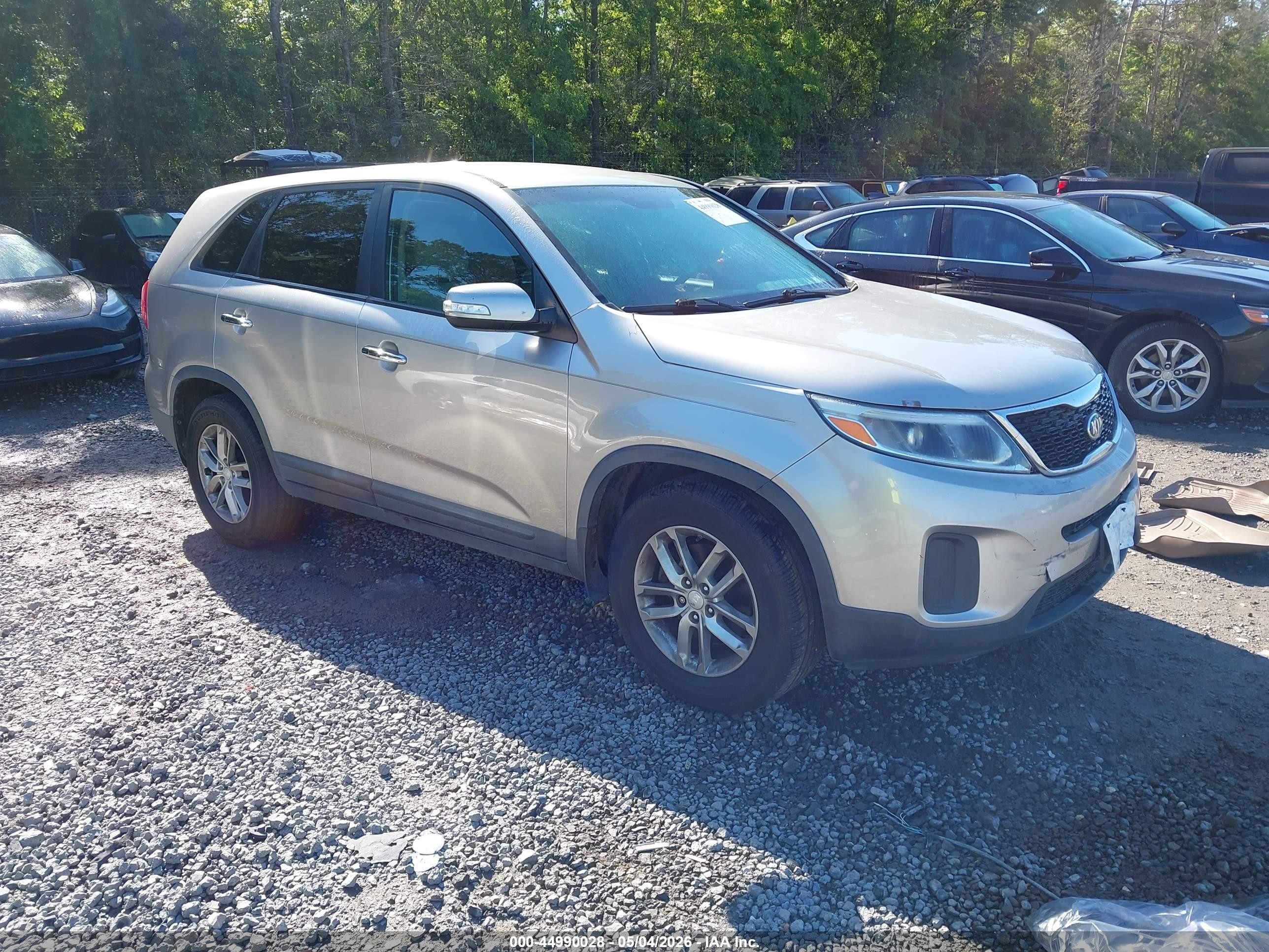 2015 Kia Sorento Lx White vin: 5XYKT3A62FG660659