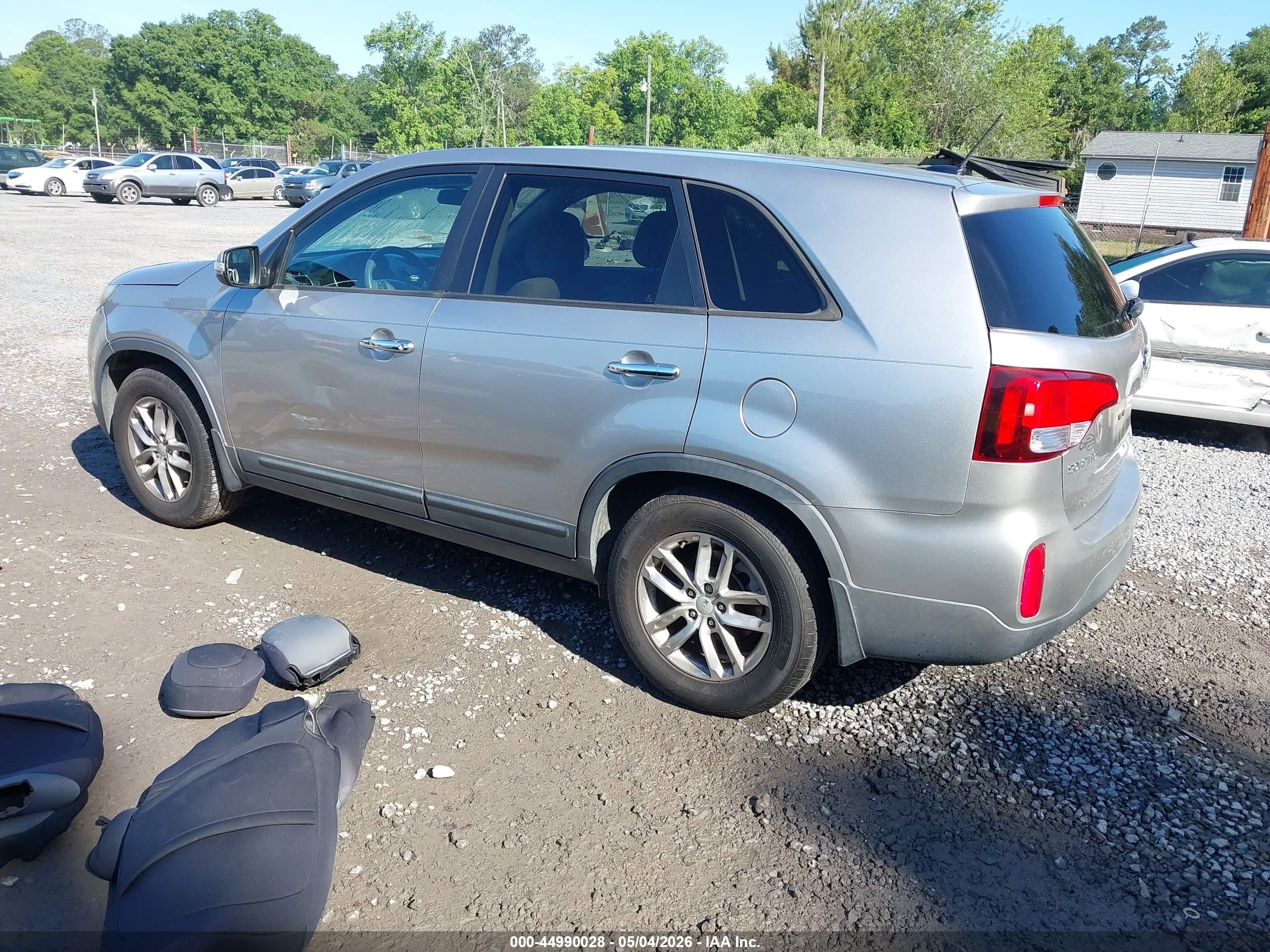 2015 Kia Sorento Lx White vin: 5XYKT3A62FG660659