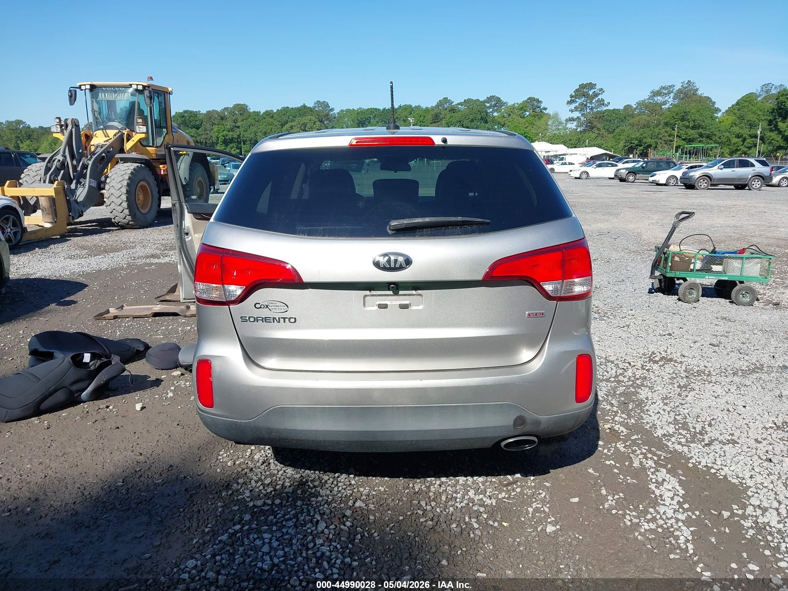 2015 Kia Sorento Lx White vin: 5XYKT3A62FG660659