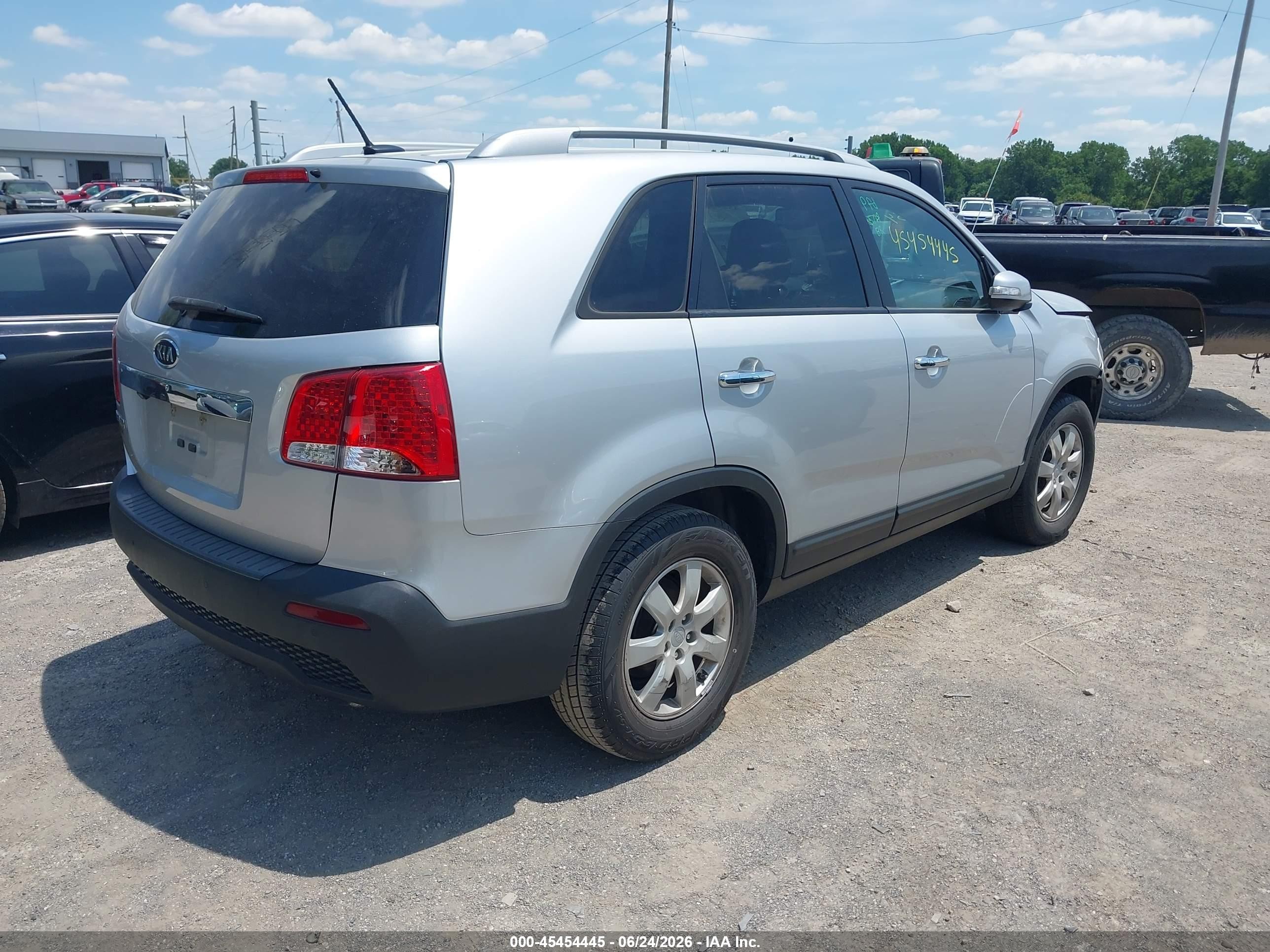 2012 Kia Sorento Lx Silver vin: 5XYKT3A63CG203032