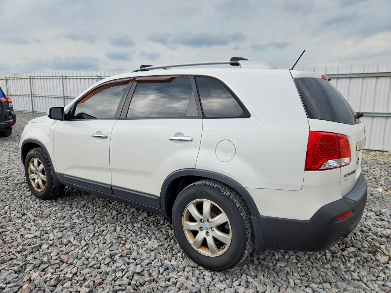 2012 Kia Sorento Lx White vin: 5XYKT3A63CG230165