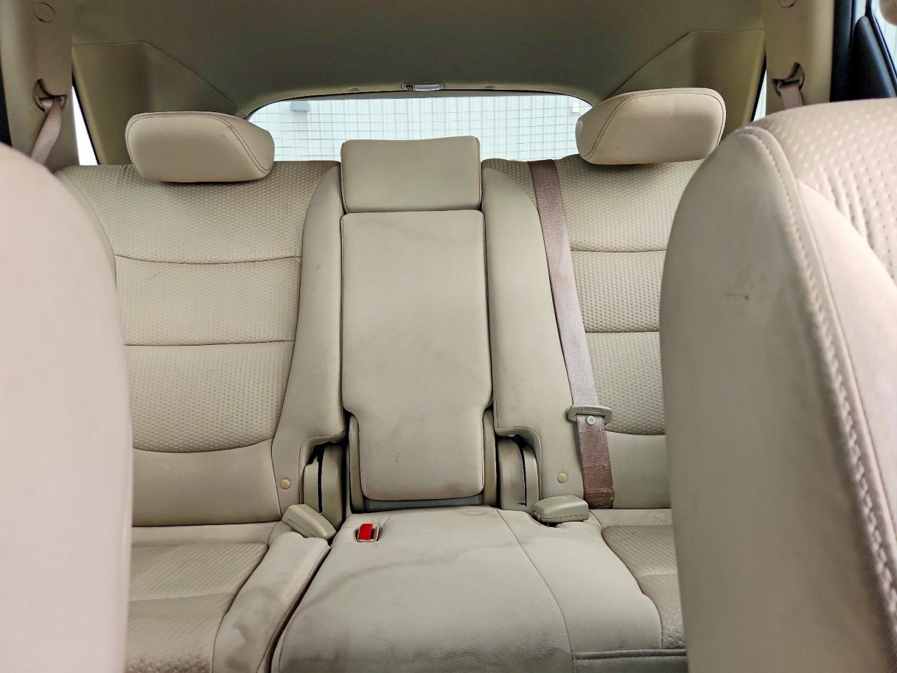 2012 Kia Sorento Lx White vin: 5XYKT3A63CG230165