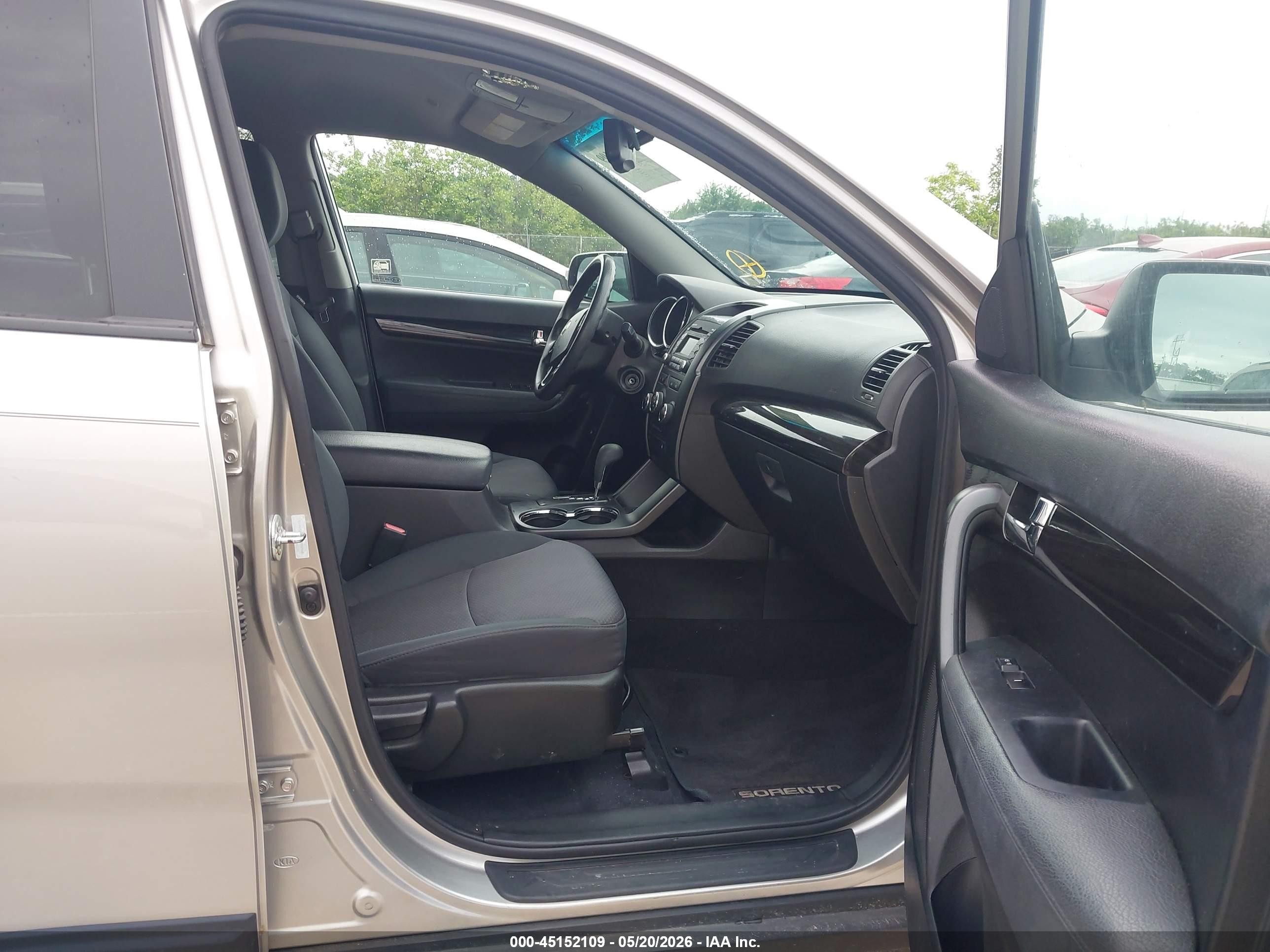 2012 Kia Sorento Lx Silver vin: 5XYKT3A63CG295968