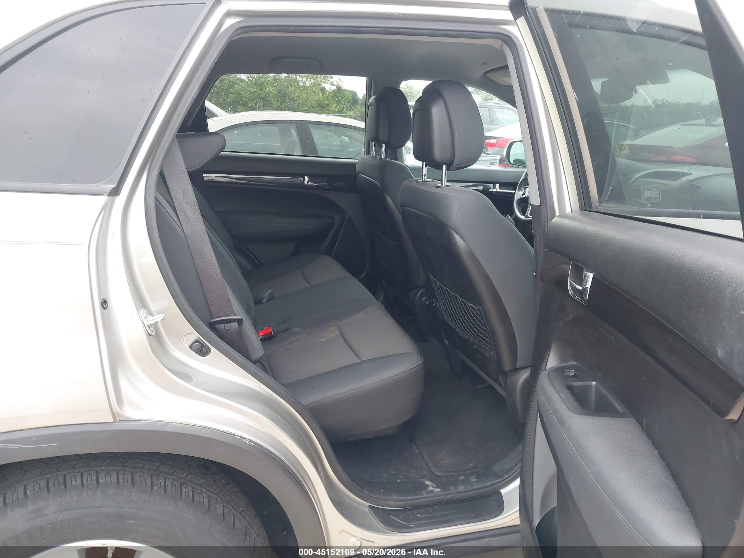 2012 Kia Sorento Lx Silver vin: 5XYKT3A63CG295968