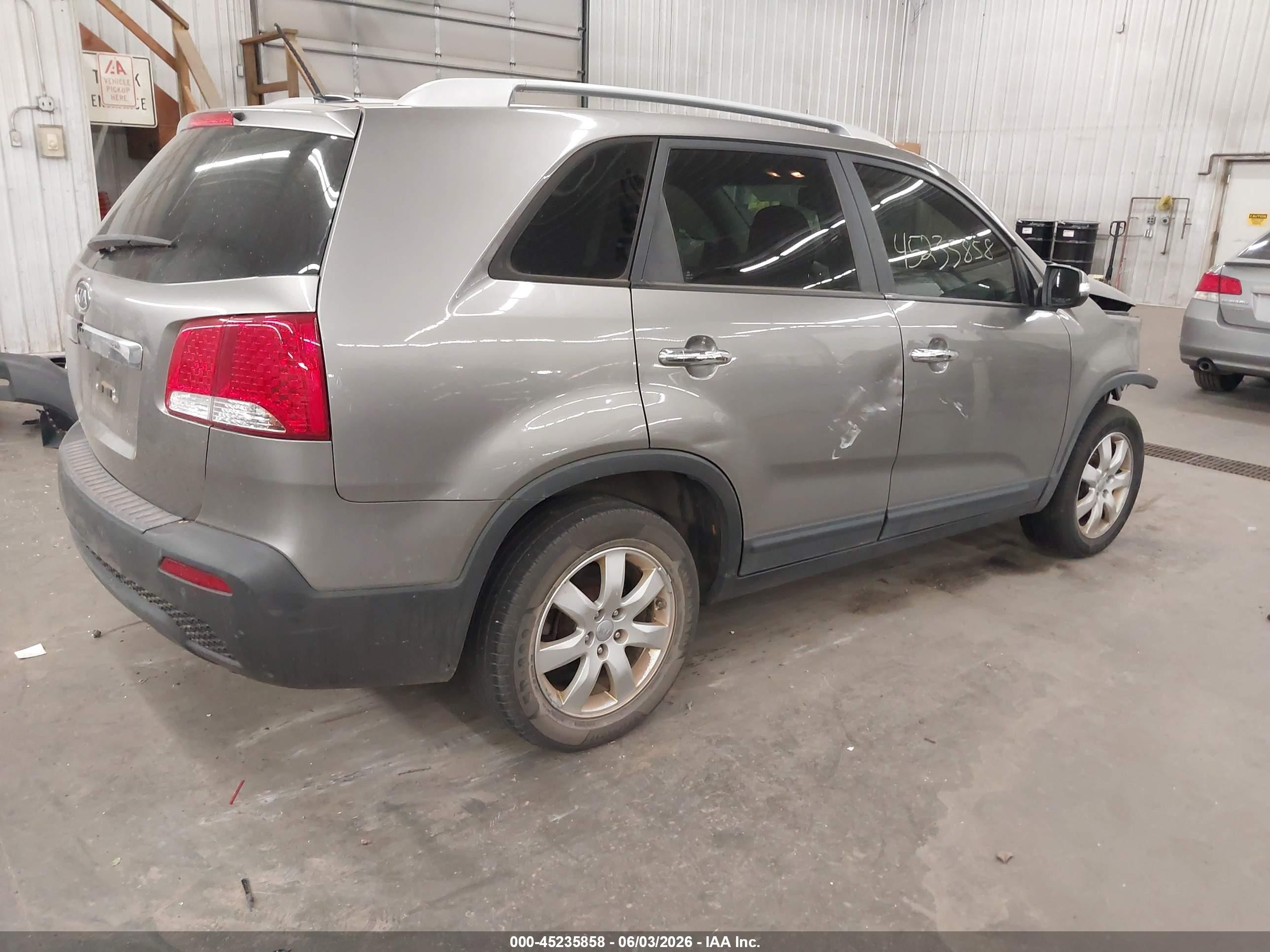 2012 Kia Sorento Lx Gray vin: 5XYKT3A63CG302093