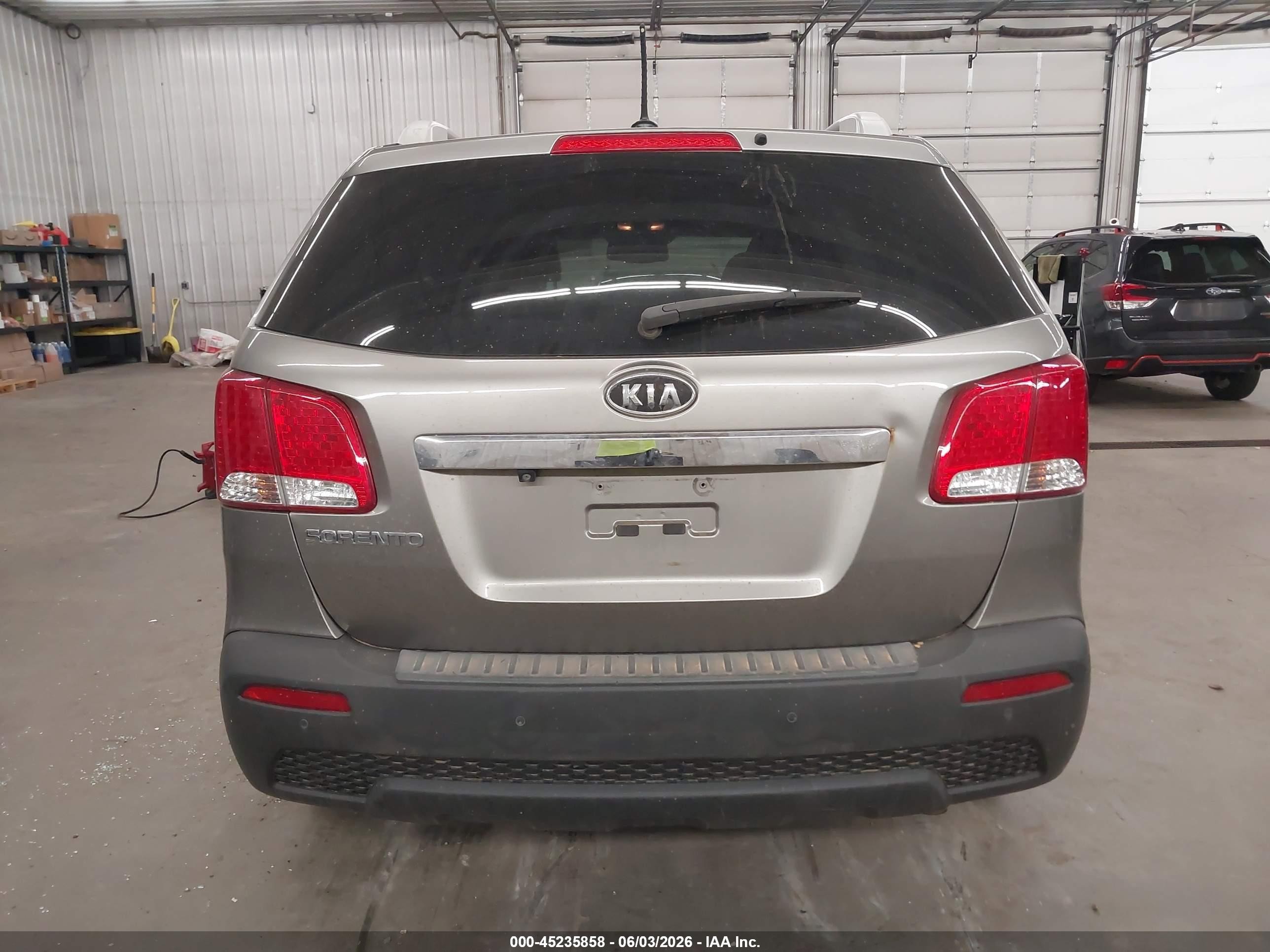 2012 Kia Sorento Lx Gray vin: 5XYKT3A63CG302093