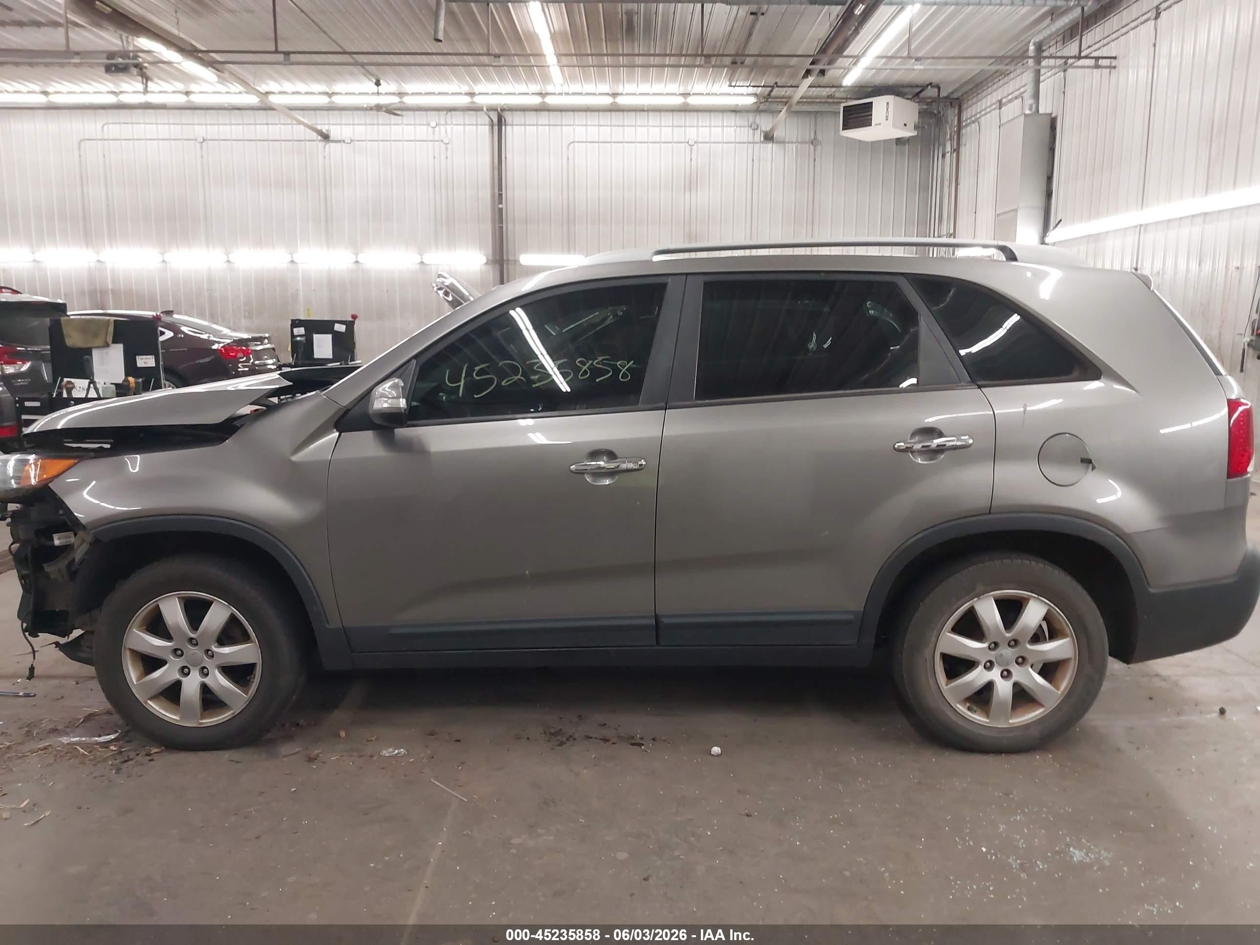 2012 Kia Sorento Lx Gray vin: 5XYKT3A63CG302093