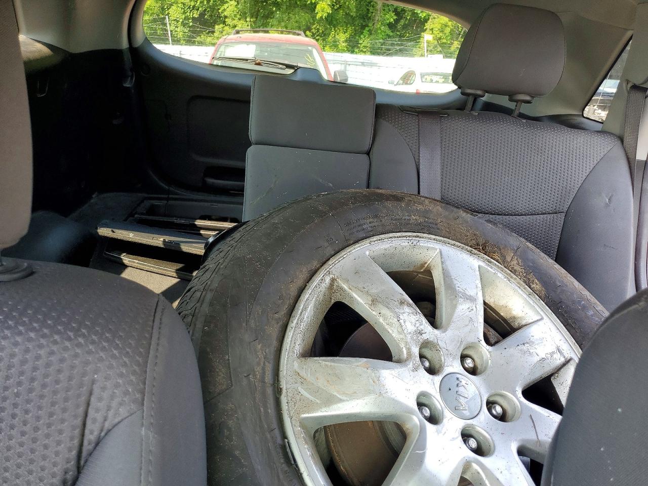 2013 Kia Sorento Lx Silver vin: 5XYKT3A63DG335239