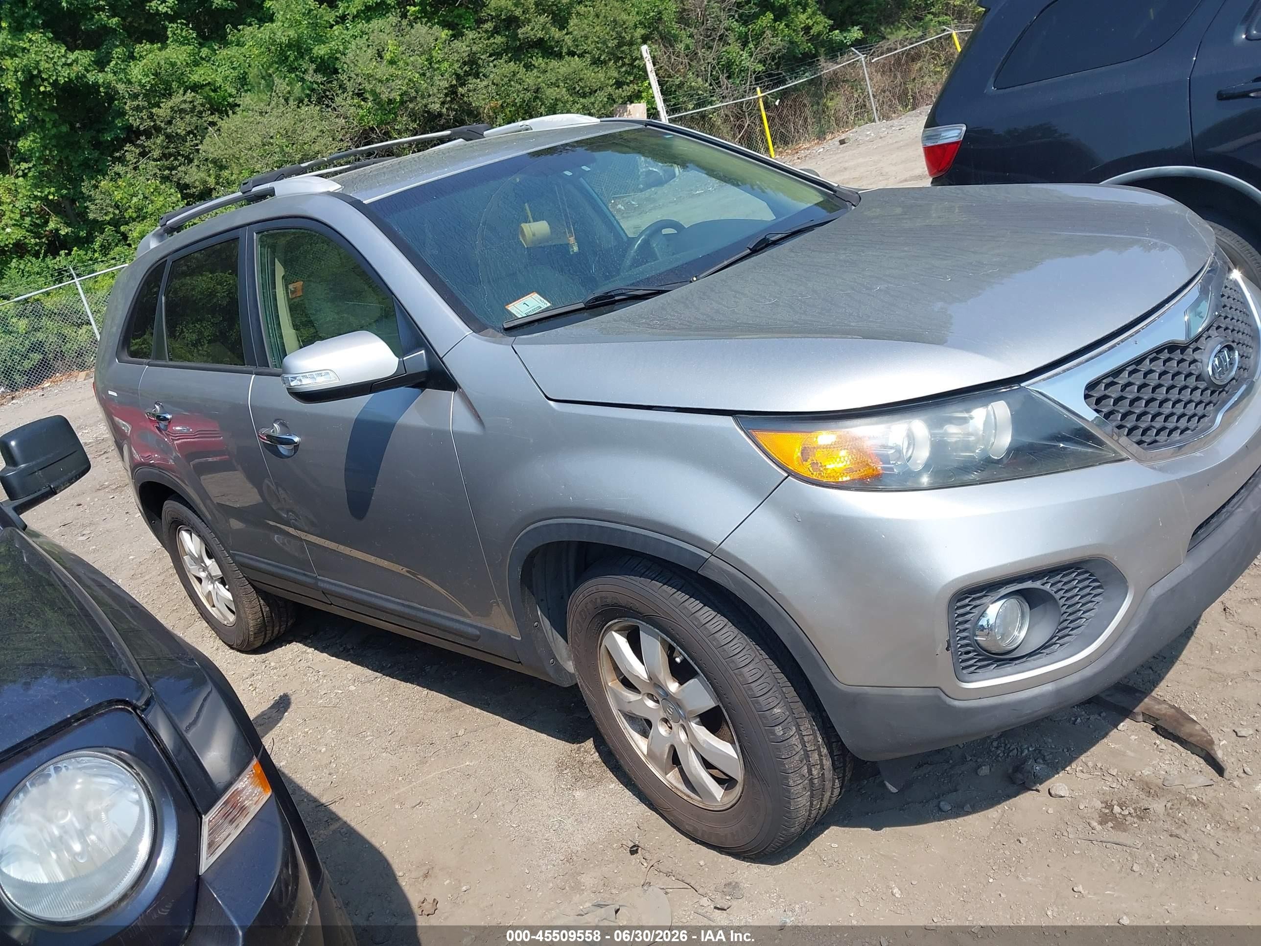 2013 Kia Sorento Lx Silver vin: 5XYKT3A63DG348427
