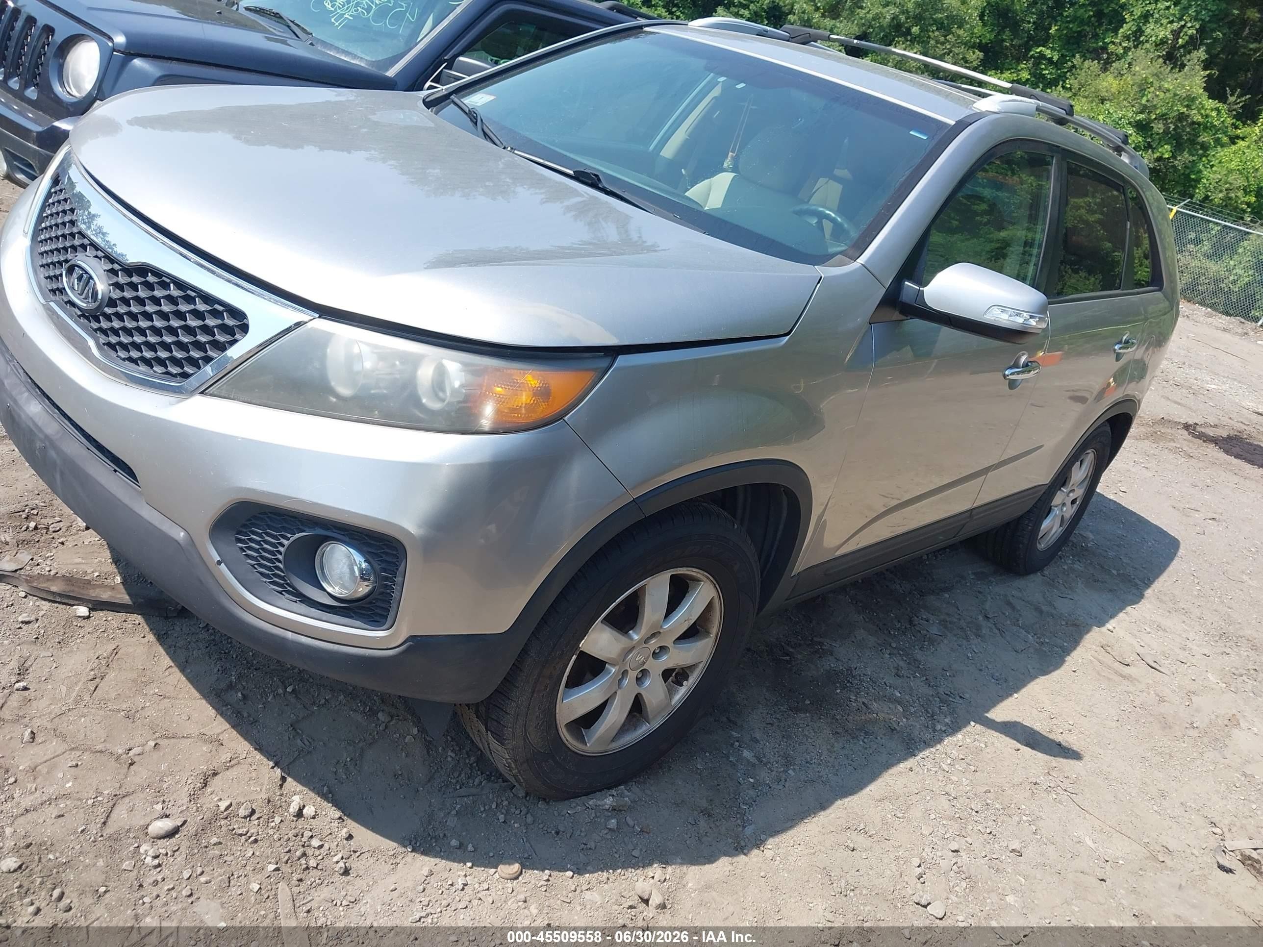 2013 Kia Sorento Lx Silver vin: 5XYKT3A63DG348427