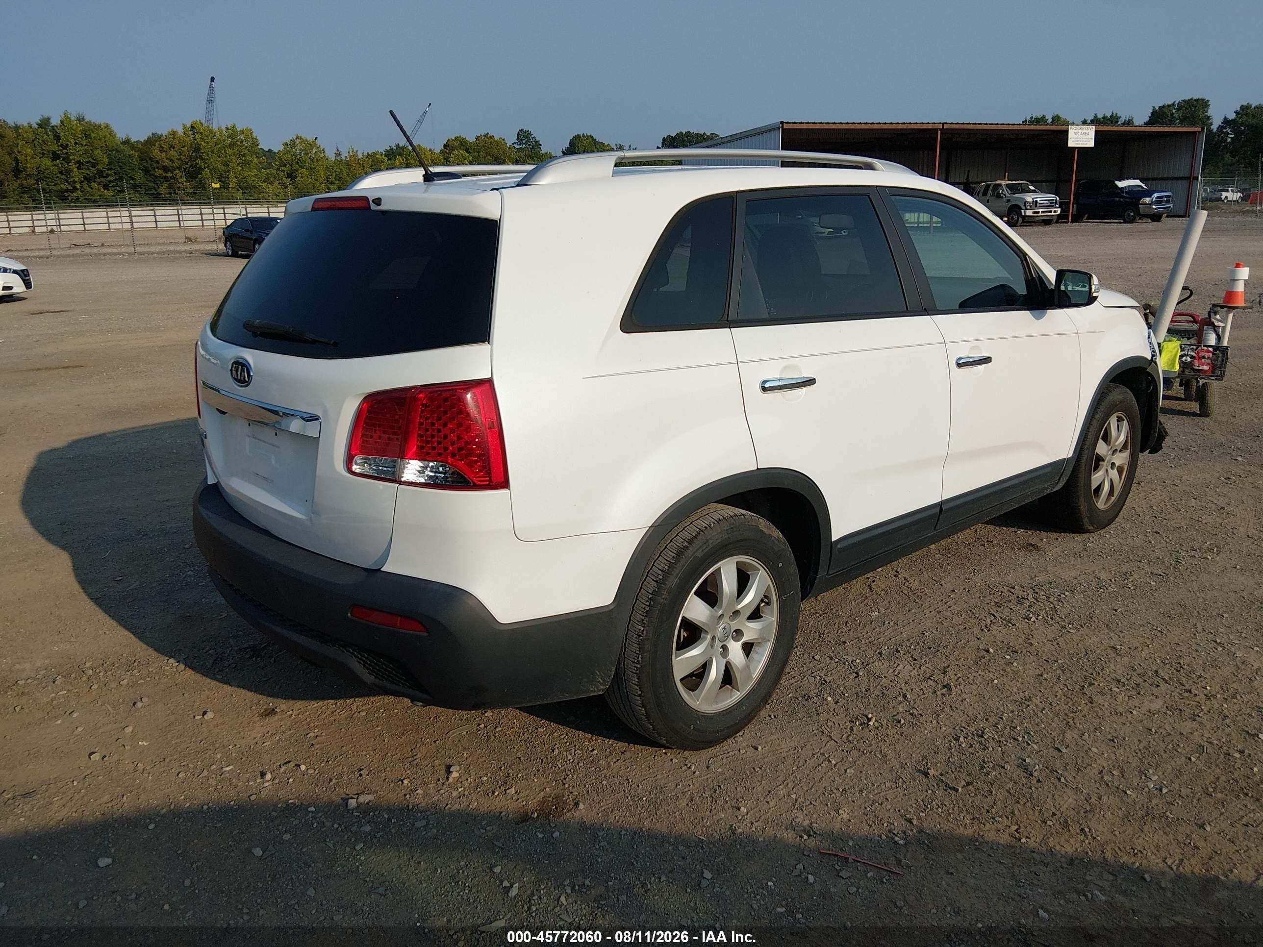 2013 Kia Sorento Lx Белый vin: 5XYKT3A63DG384019