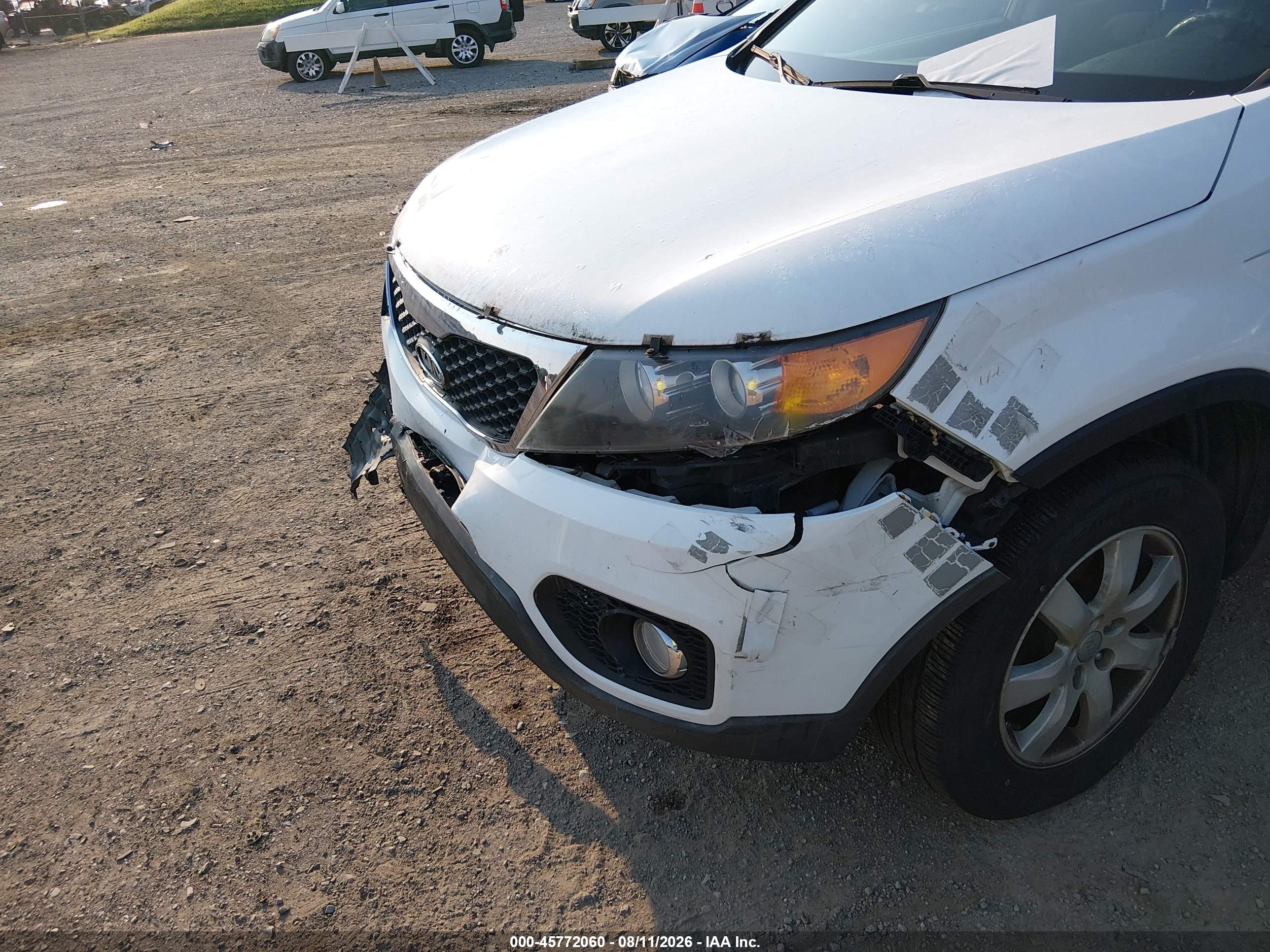 2013 Kia Sorento Lx Белый vin: 5XYKT3A63DG384019