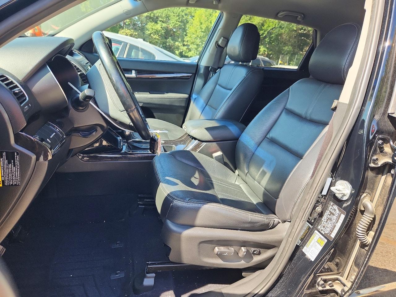 2014 Kia Sorento Lx Черный vin: 5XYKT3A63EG437108