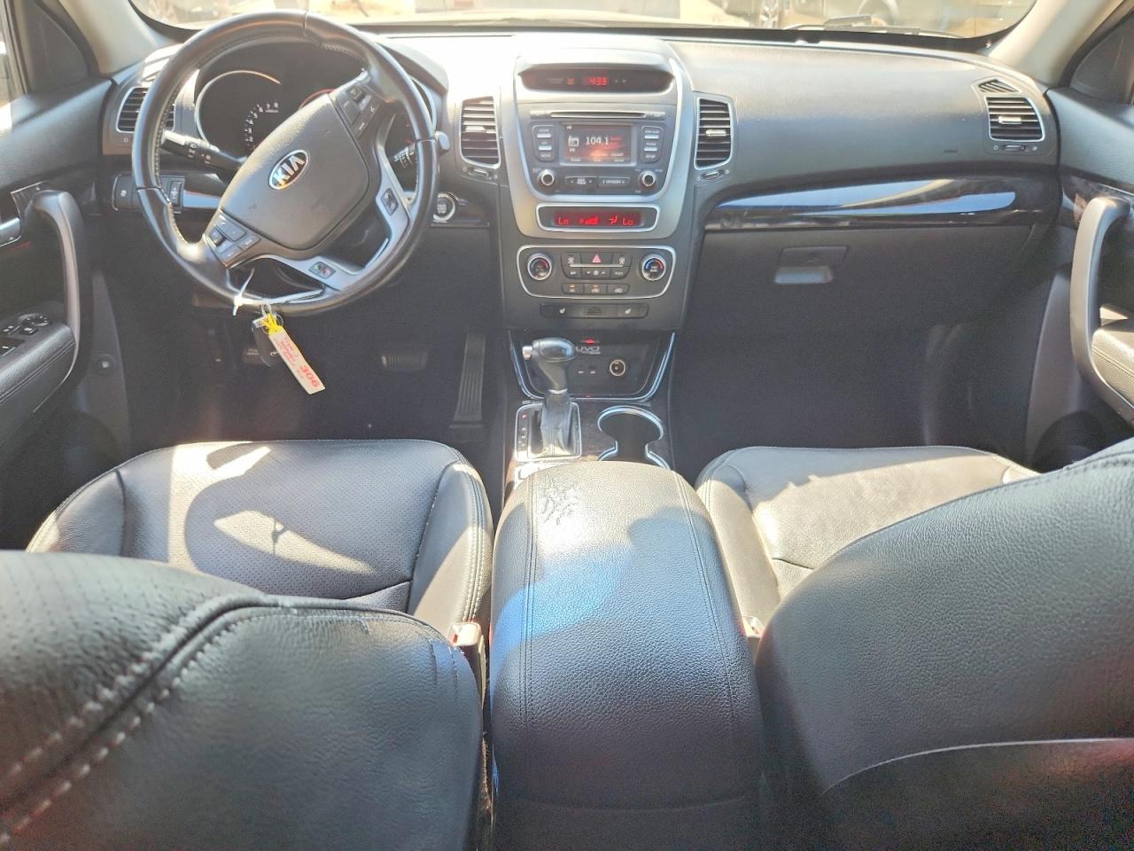 2014 Kia Sorento Lx Черный vin: 5XYKT3A63EG437108