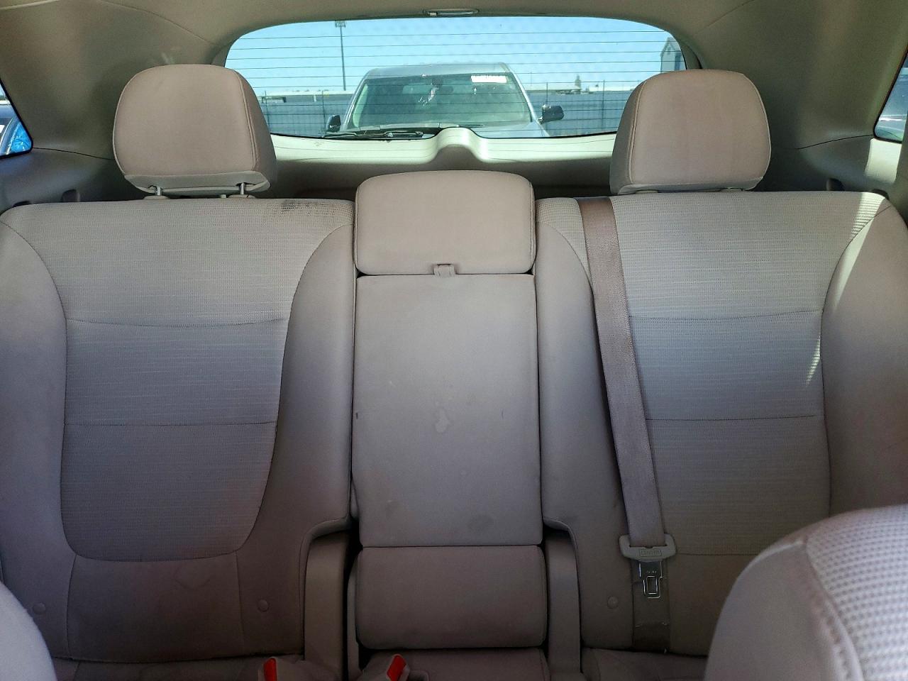 2014 Kia Sorento Lx Silver vin: 5XYKT3A63EG478645