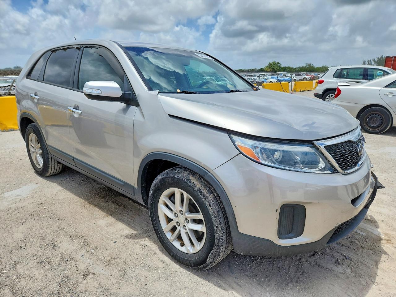 2014 Kia Sorento Lx Silver vin: 5XYKT3A63EG481805